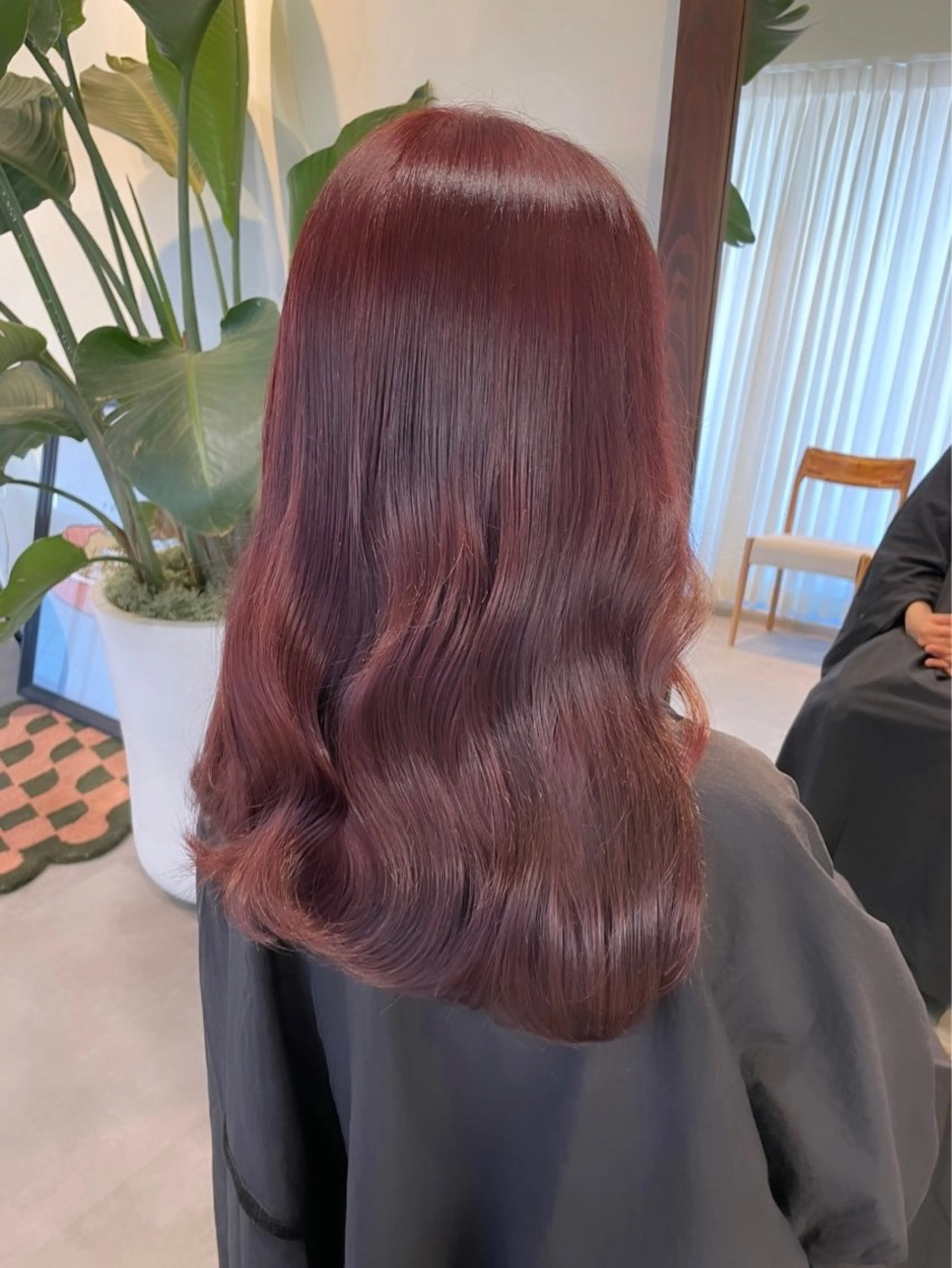 ロング カラー ブリーチ ブリーチなしカラー ピンクカラー 縮毛矯正 ヘアカラー トリートメント 若月 あやかのヘアスタイル