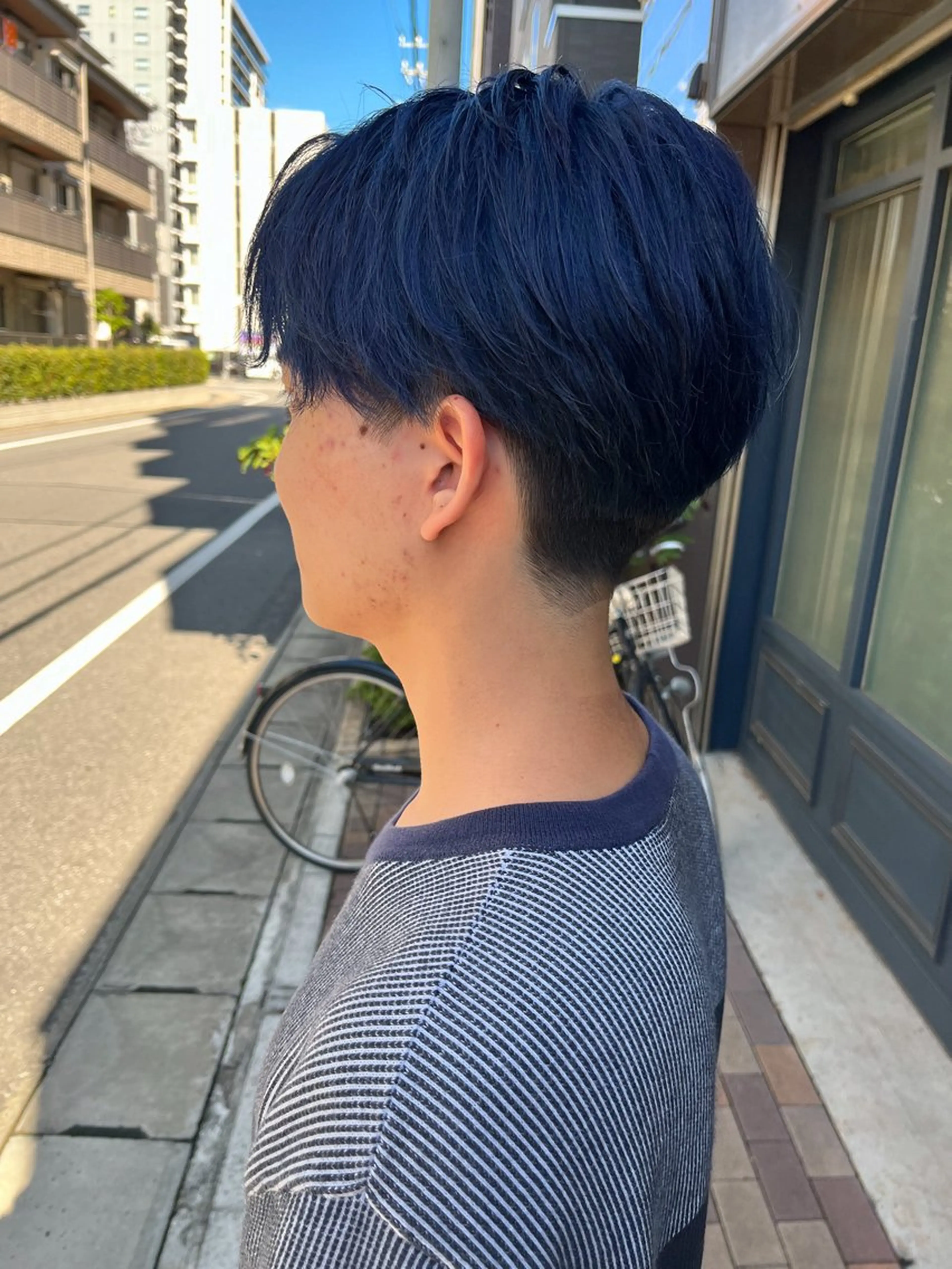 メンズ センターパート フェードカット メンズ韓国風 メンズパーマ メンズツイストパーマ カット Aube Hair McQueen所属・クリハラ シュウのヘアスタイル