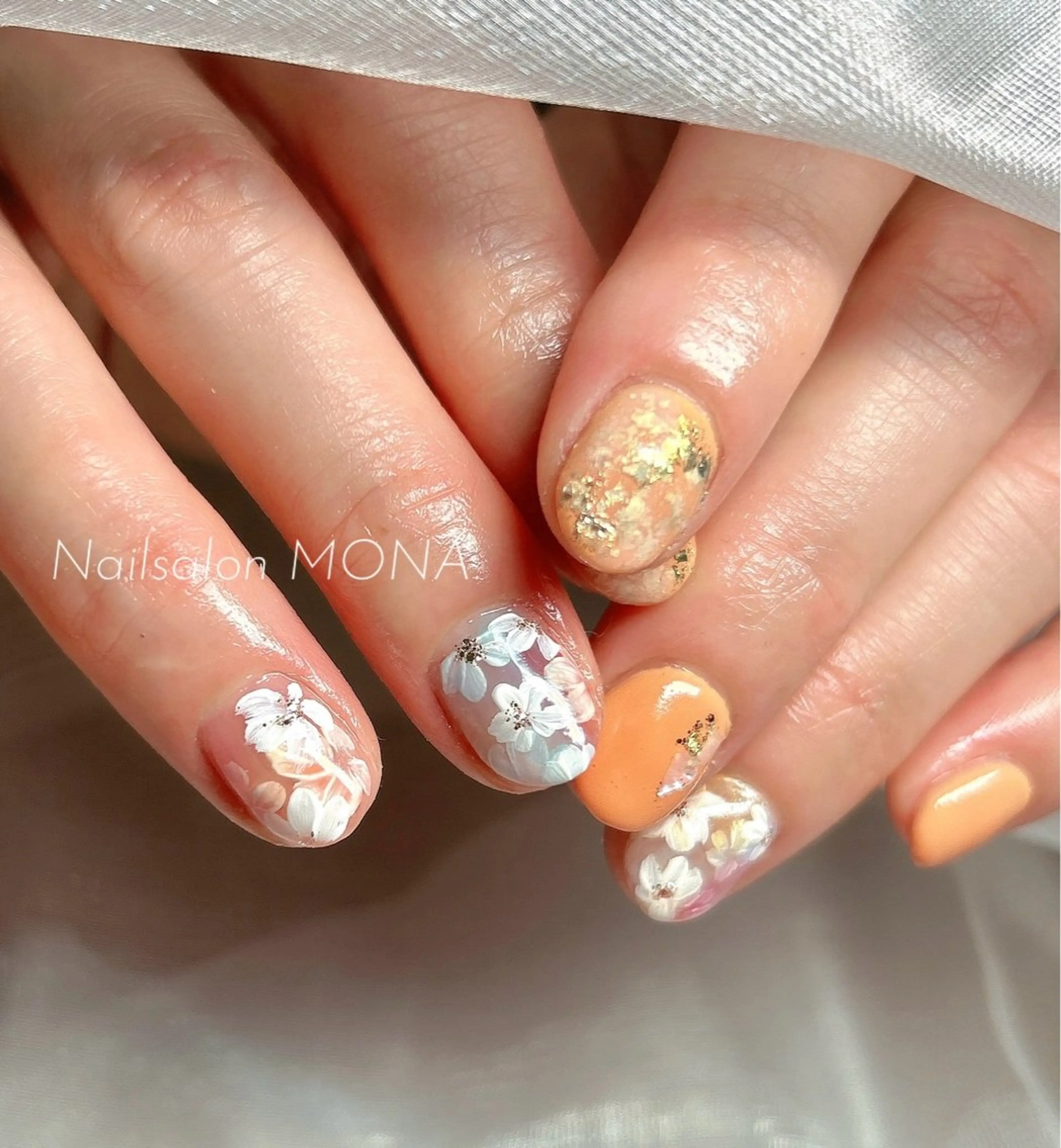 ネイル フラワーネイル ニュアンスネイル ハンドネイル Nailsalon MONA.のネイルデザイン