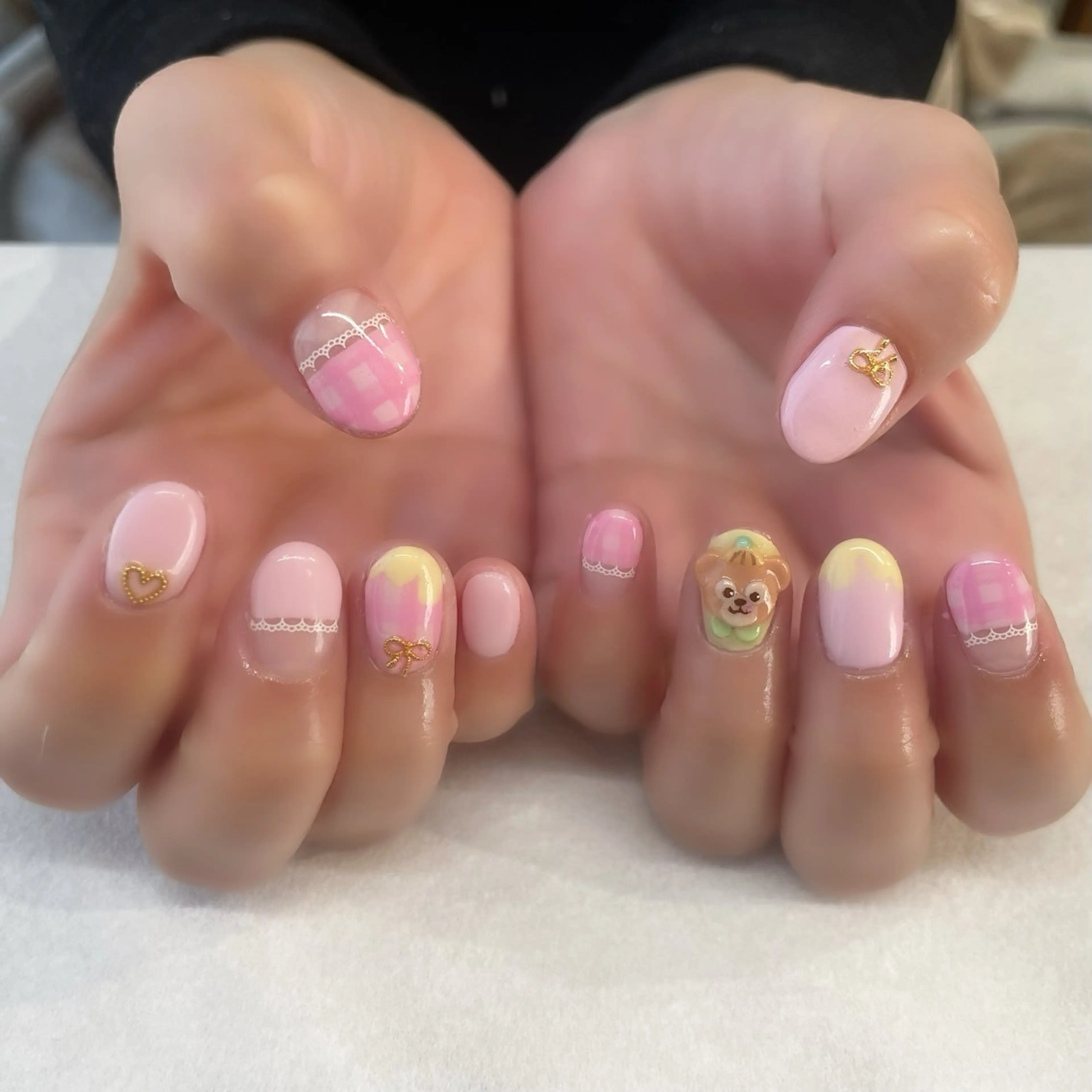 ネイル ハンドネイル 💎🐰 saki. m 🐰💎のネイルデザイン