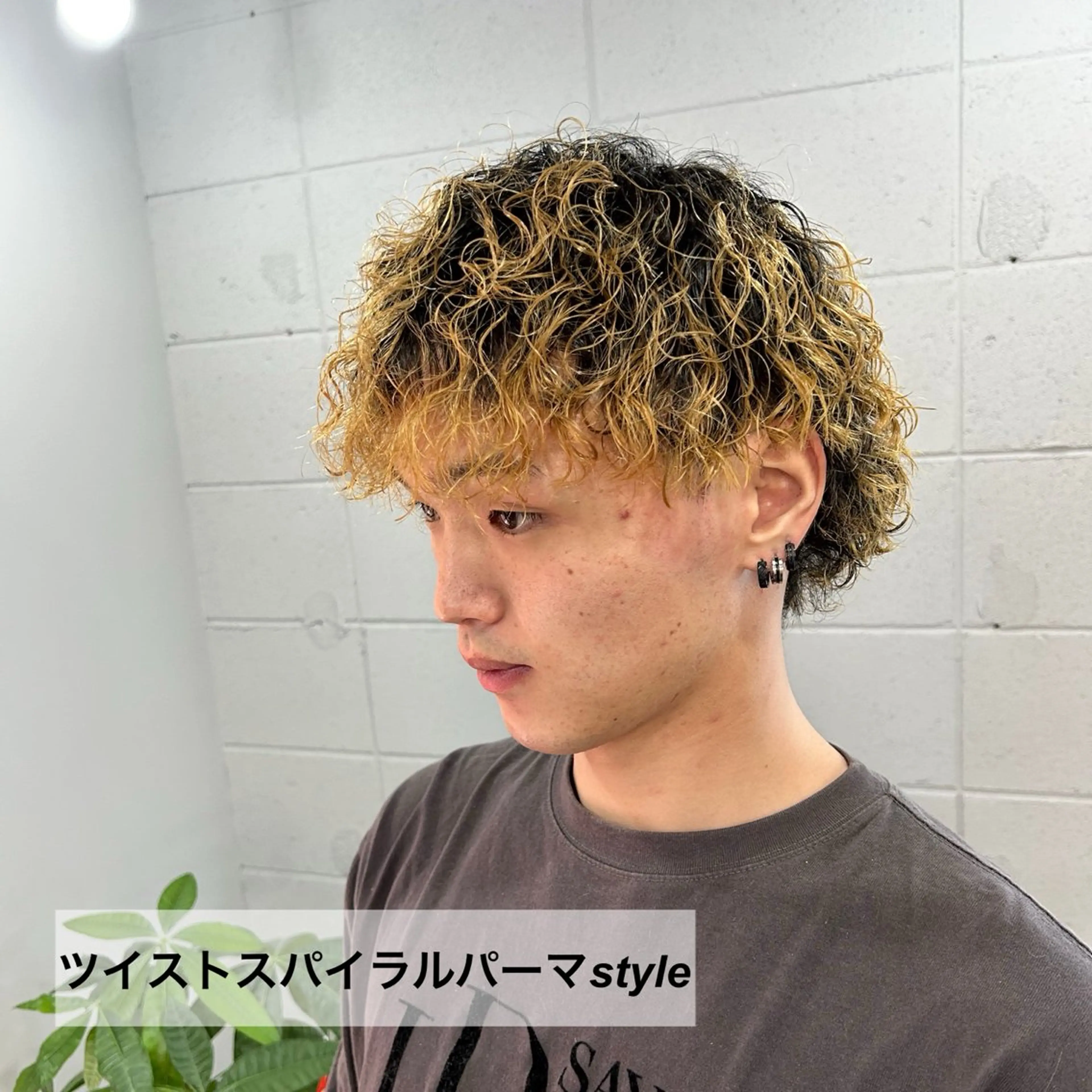 ショート メンズ メンズハイトーン メンズパーマ カット パーマ 天王寺/メンズ/フェ ード/河本かほのヘアスタイル