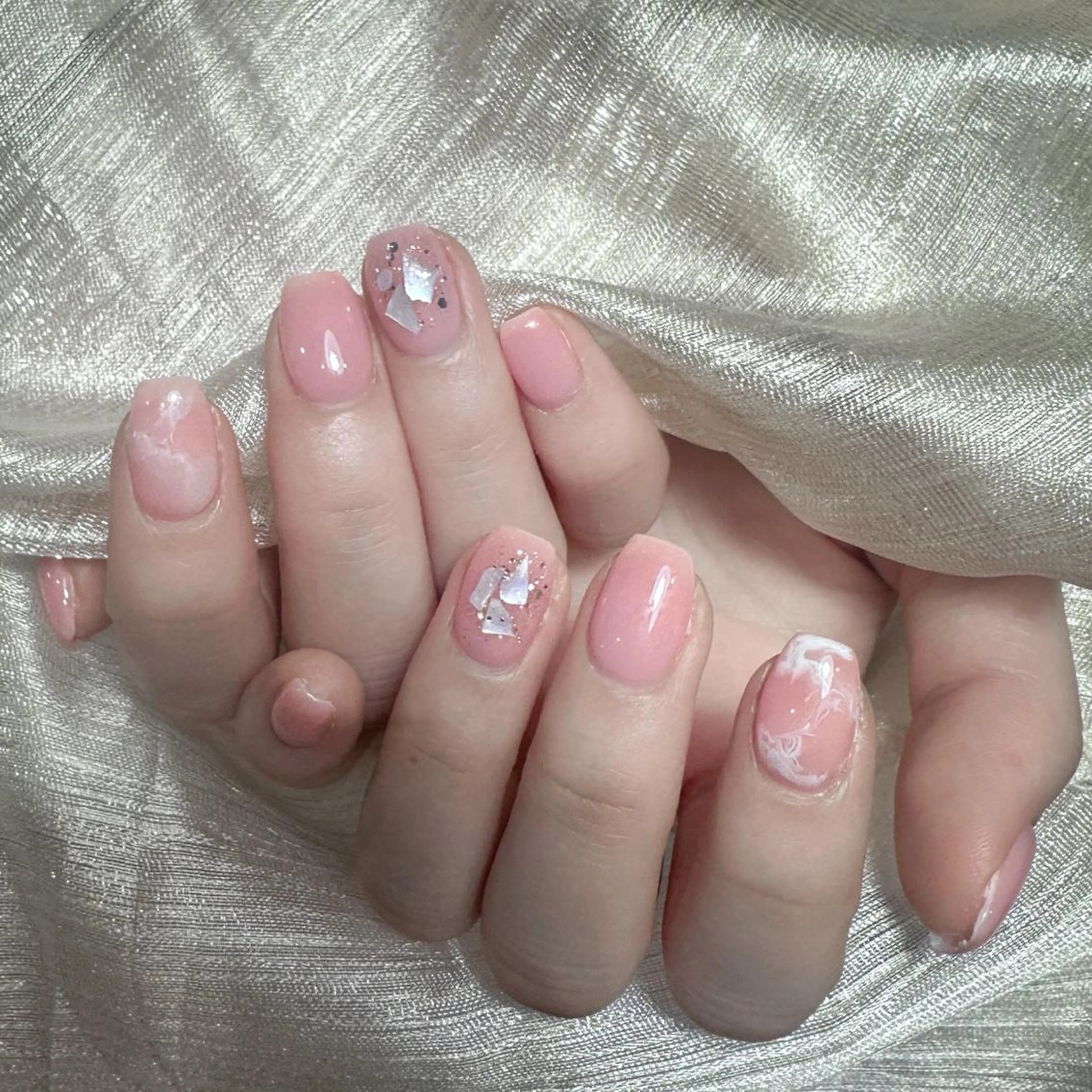 ネイル アートネイル オーロラネイル ガーリー キラキラネイル 韓国ネイル Nail Monsterのネイルデザイン