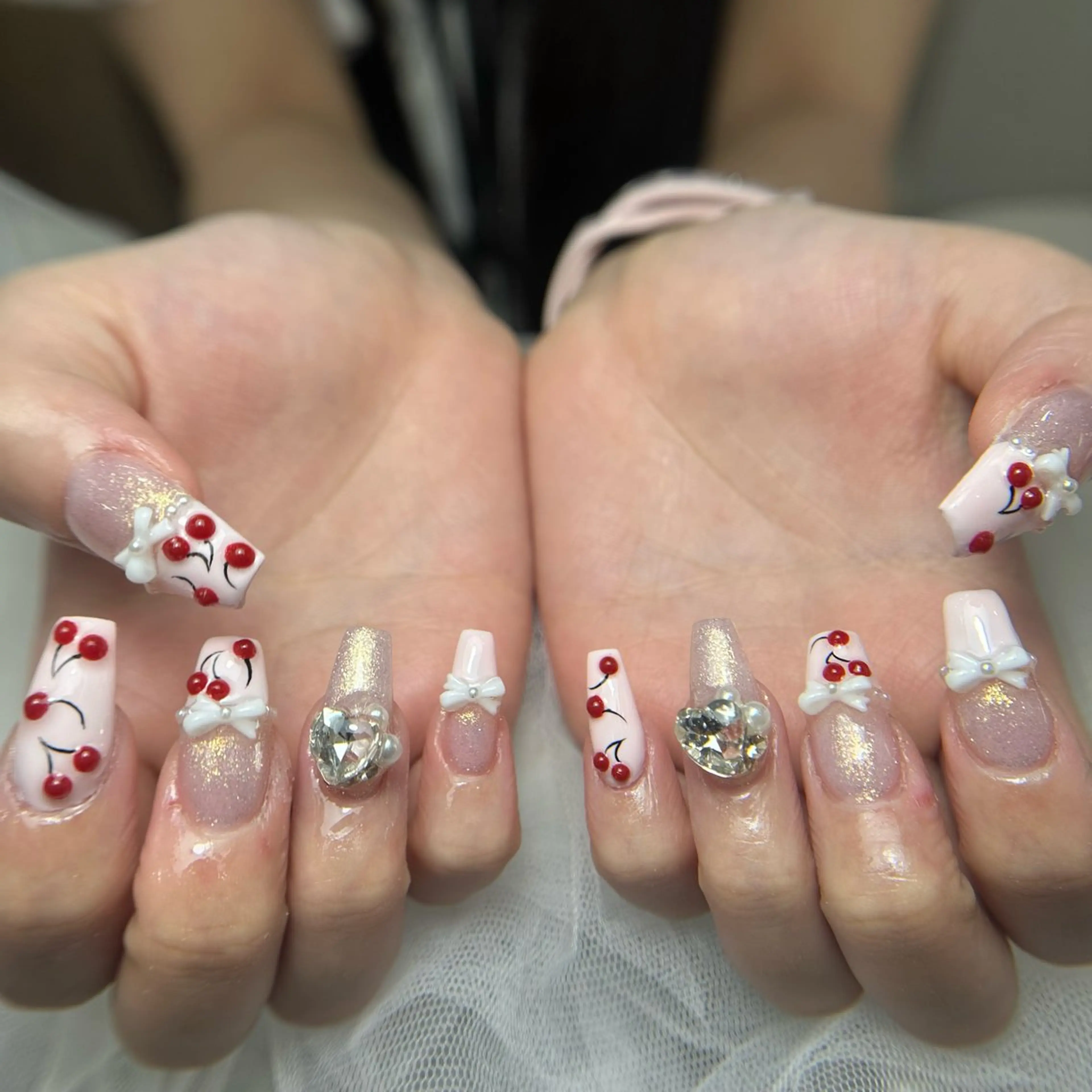 ネイル フレンチネイル グラデーション 韓国ネイル マグネットネイル シンプルネイル ハンドネイル CoMo Nail Studio所属・CoMo Nailのネイルデザイン