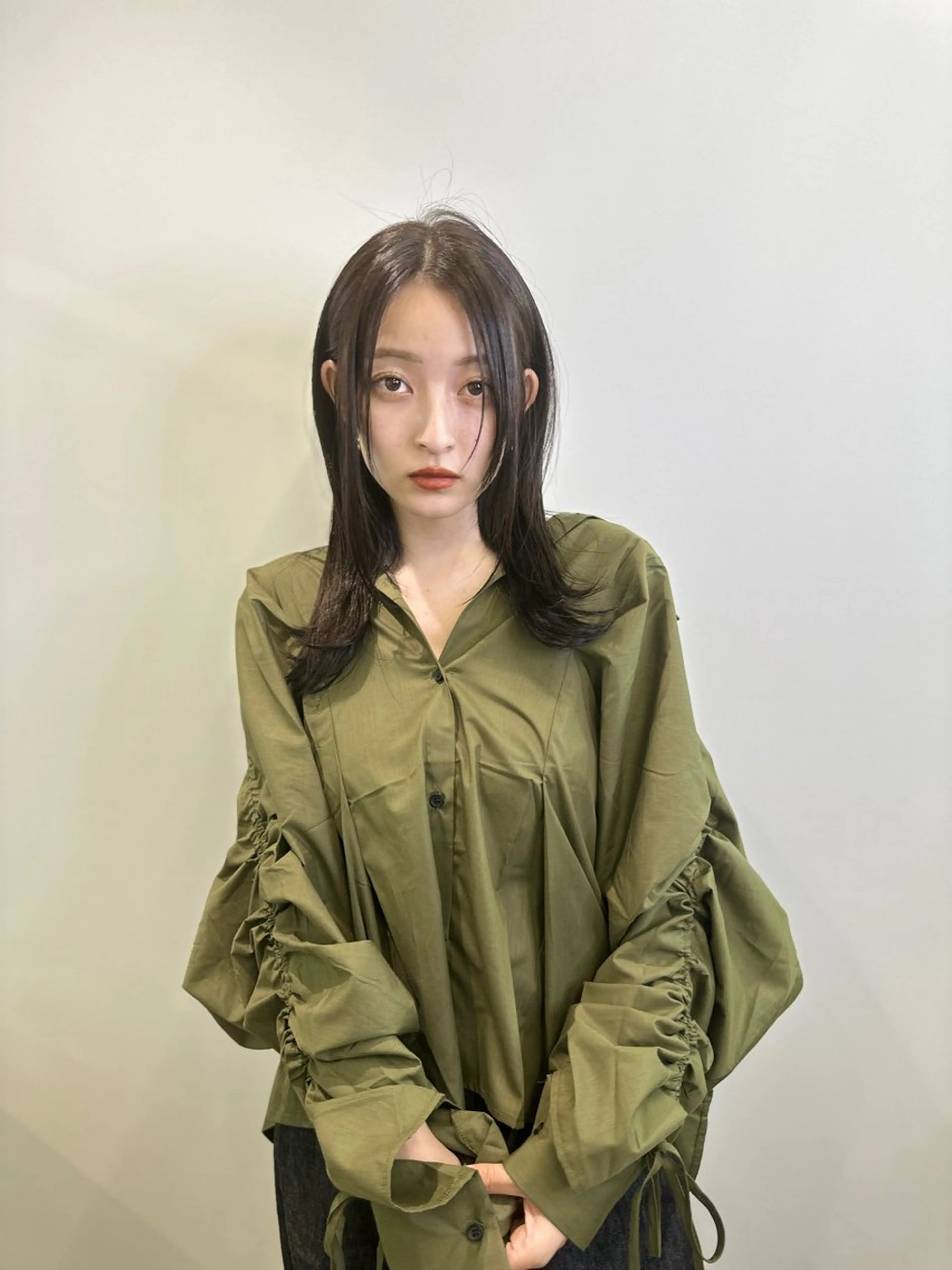 ロング カラー バレイヤージュ ベージュカラー ブリーチ デザインカラー グレージュ カット ヘアカラー トリートメント レイヤーカット nude ヘア大和のヘアスタイル