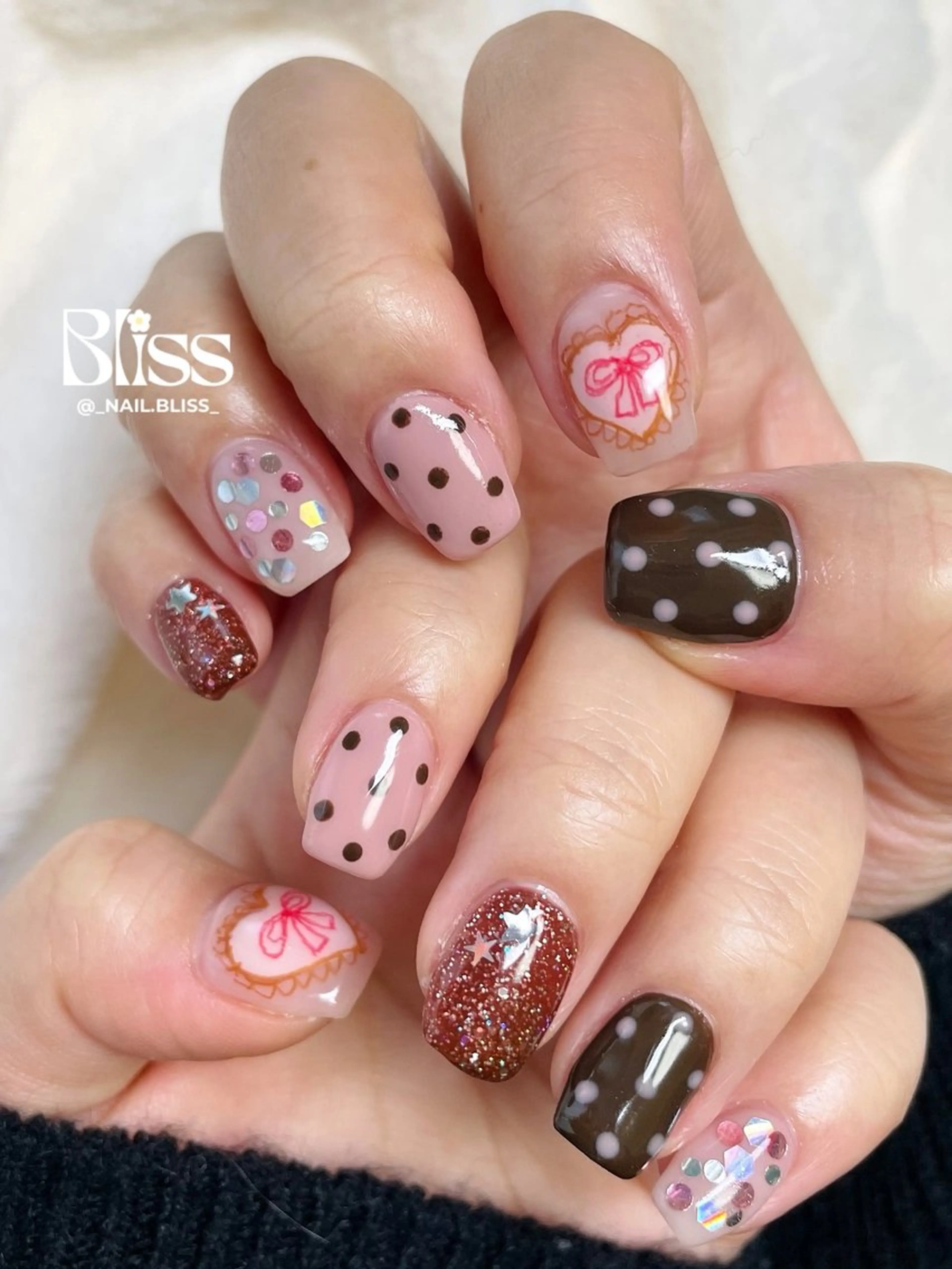 ネイル ドット ガーリー リボン ハンドネイル NAIL BLISSのネイルデザイン