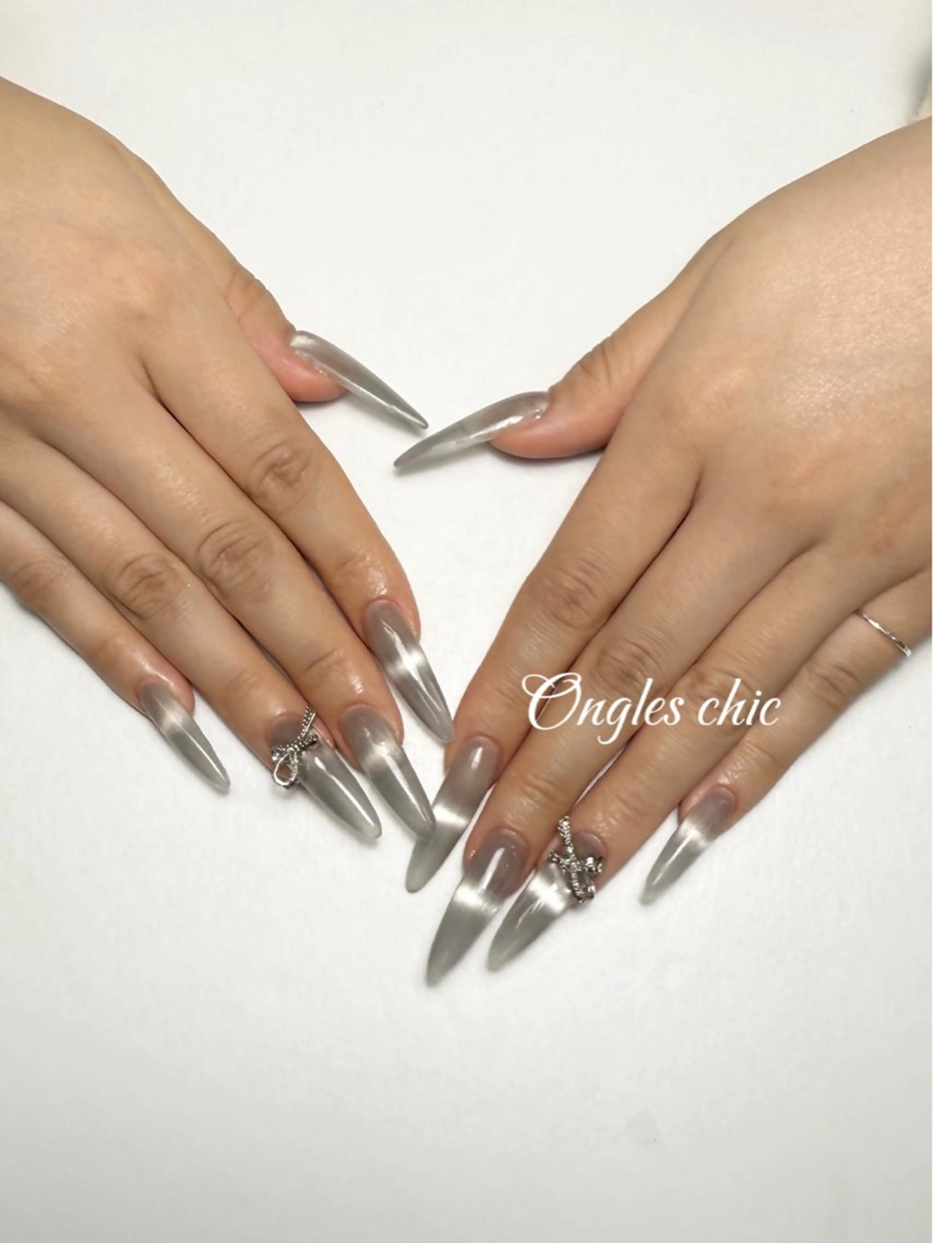 ネイル ハンドネイル ongles chicのネイルデザイン