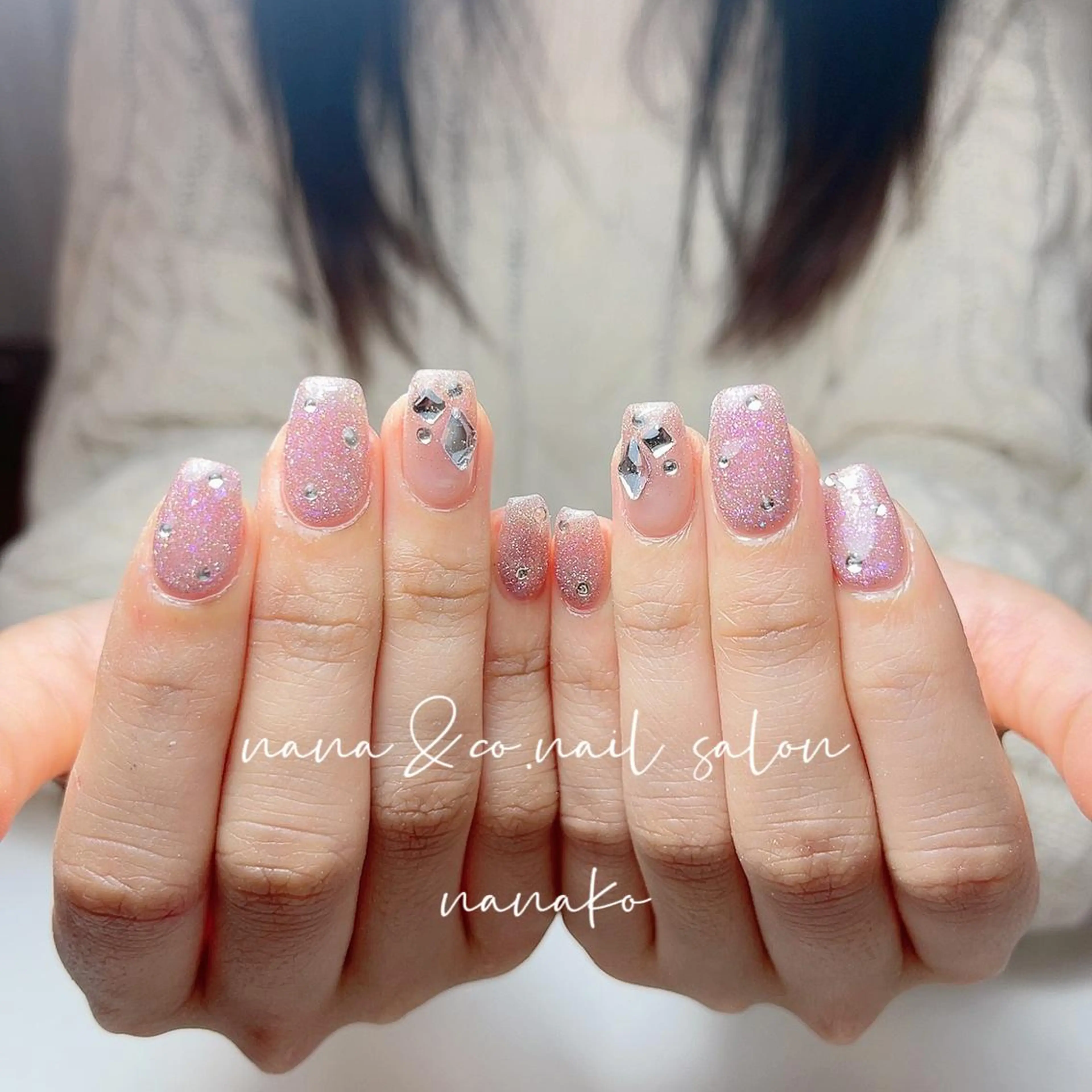 カラー ネイル キラキラネイル NANAKO 🌼のネイルデザイン