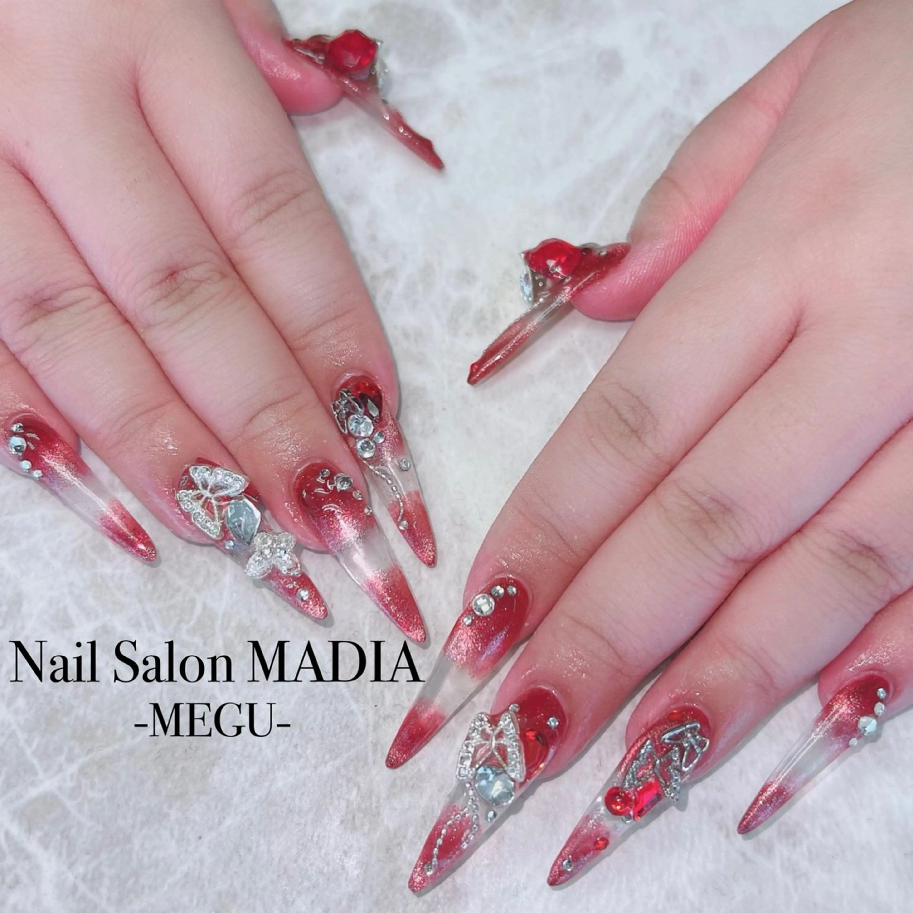 ネイル MADIA藤沢所属・MADIA MEGUのネイルデザイン