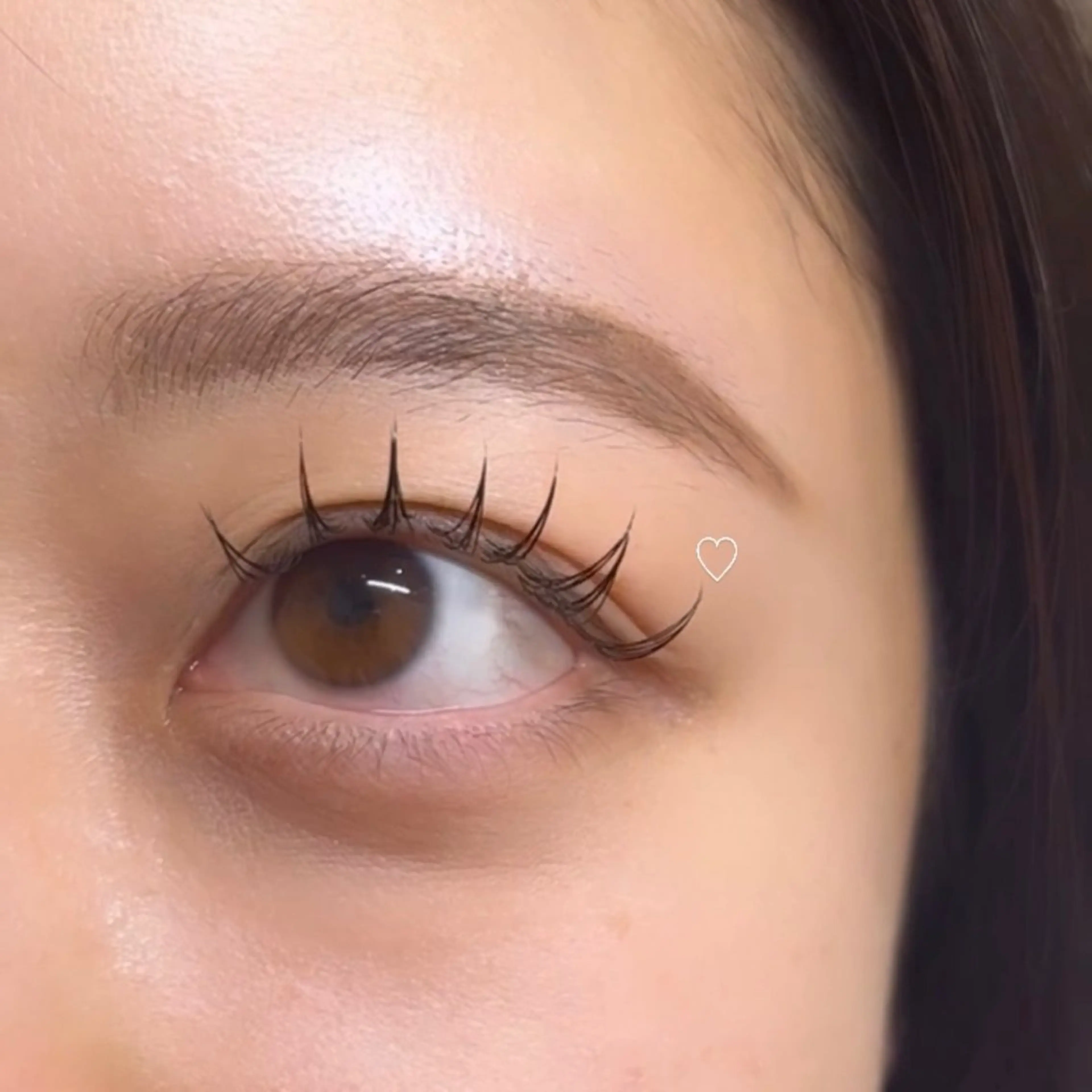 マツエク・マツパ 束感まつ毛 フラットラッシュ 目尻長め riah リアのマツエク・マツパデザイン