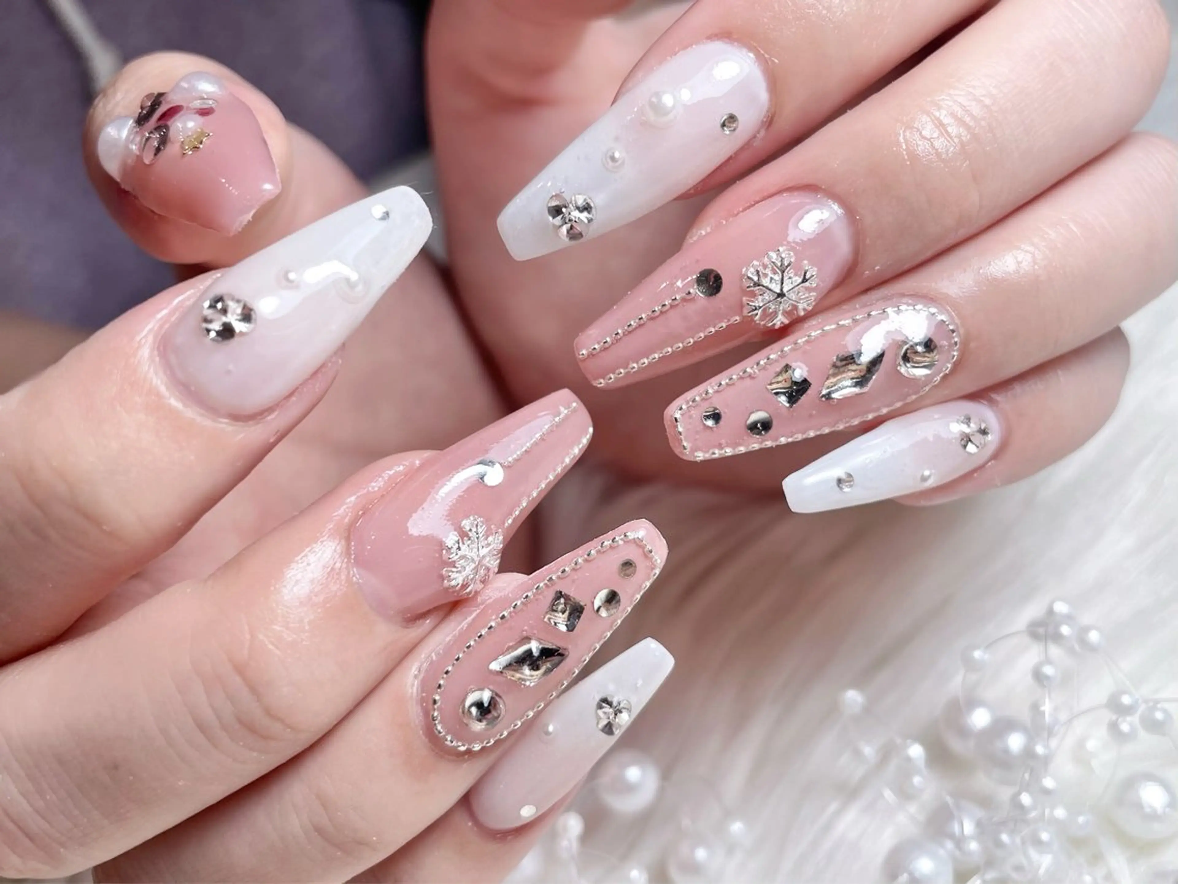 ネイル ロングネイル ワンホンネイル 冬ネイル クリスマス ハンドネイル ゆりか ジョアアンジェ福島のネイルデザイン