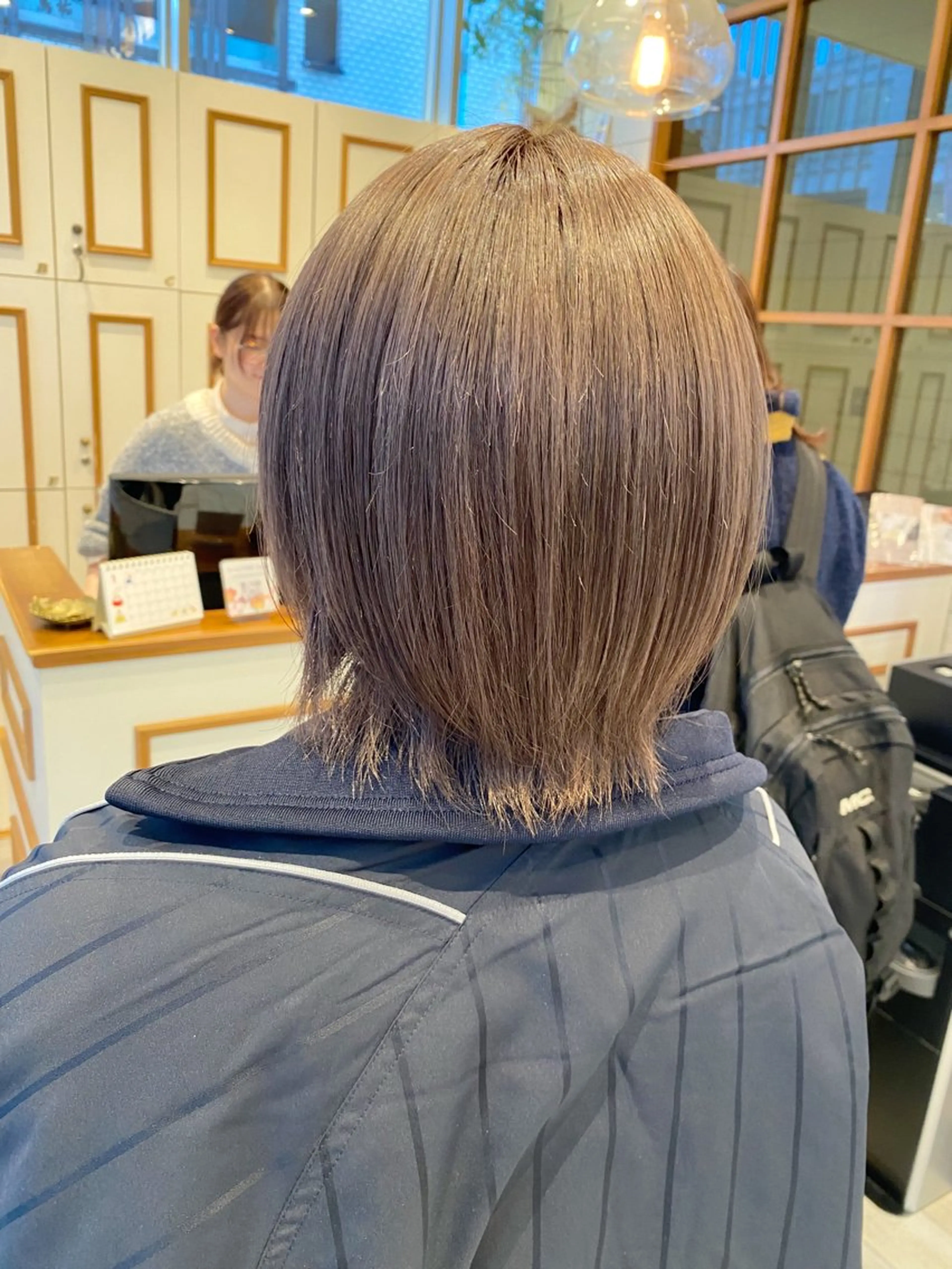 ショート カラー ブリーチ グレージュ ハイトーンカラー ハイトーングレージュ 🧸にしかた ちひろ🧸 / 渋谷のヘアスタイル