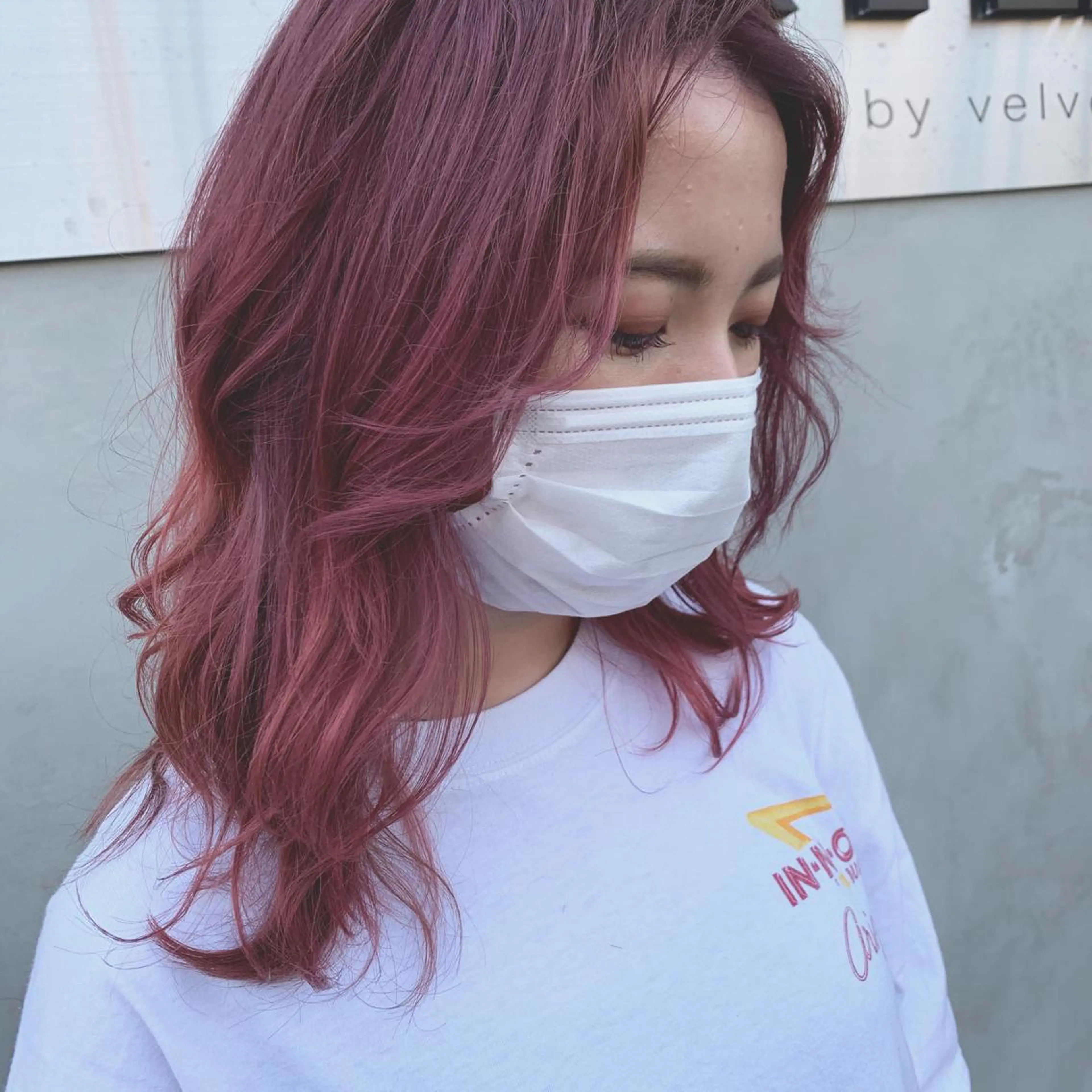 ミディアム カラー カシス ピンクカラー まつ毛パーマ🤎 透明感カラー🌿のヘアスタイル