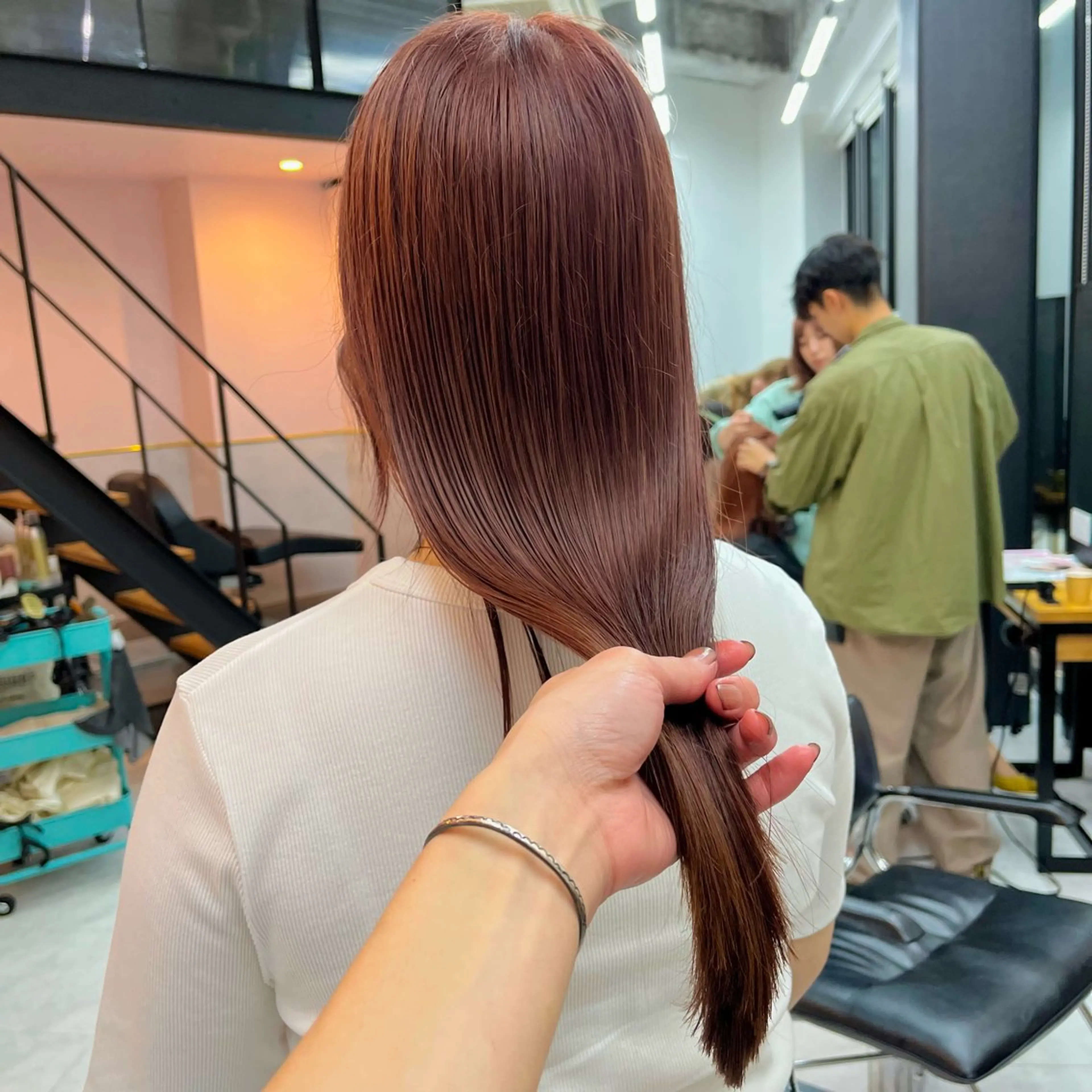 ミディアム カラー カット ヘアカラー トリートメント GO TODAY SHAiRE SALON 原宿本店所属・ブリーチ/レイヤー ハッシュカット/河内のヘアスタイル