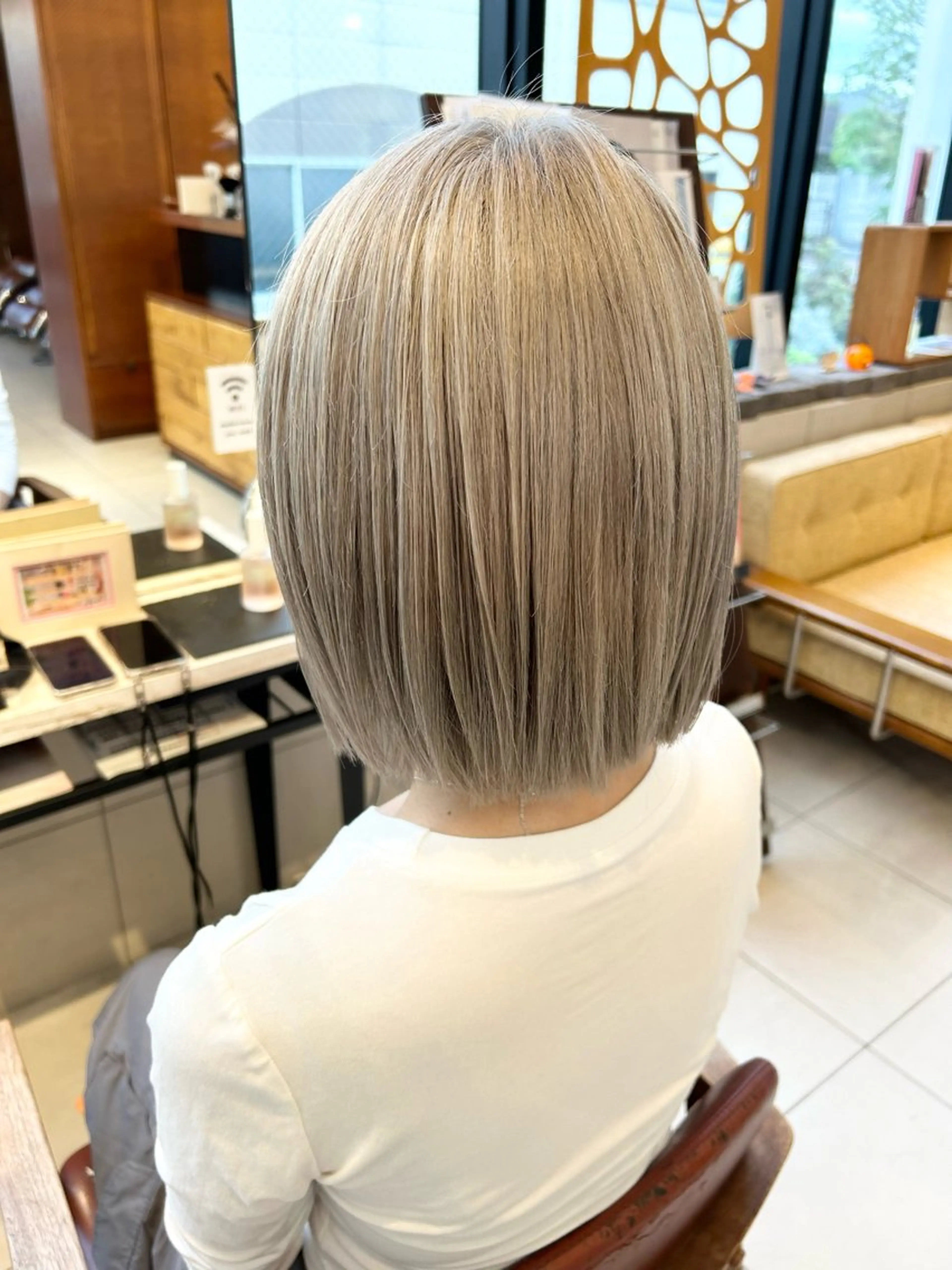 ミディアム カラー ベージュカラー ホワイトベージュ ヘアカラー トリートメント 艶カラー/耳つぼ/ 浴衣着付け/渡辺奈緒のその他イメージ