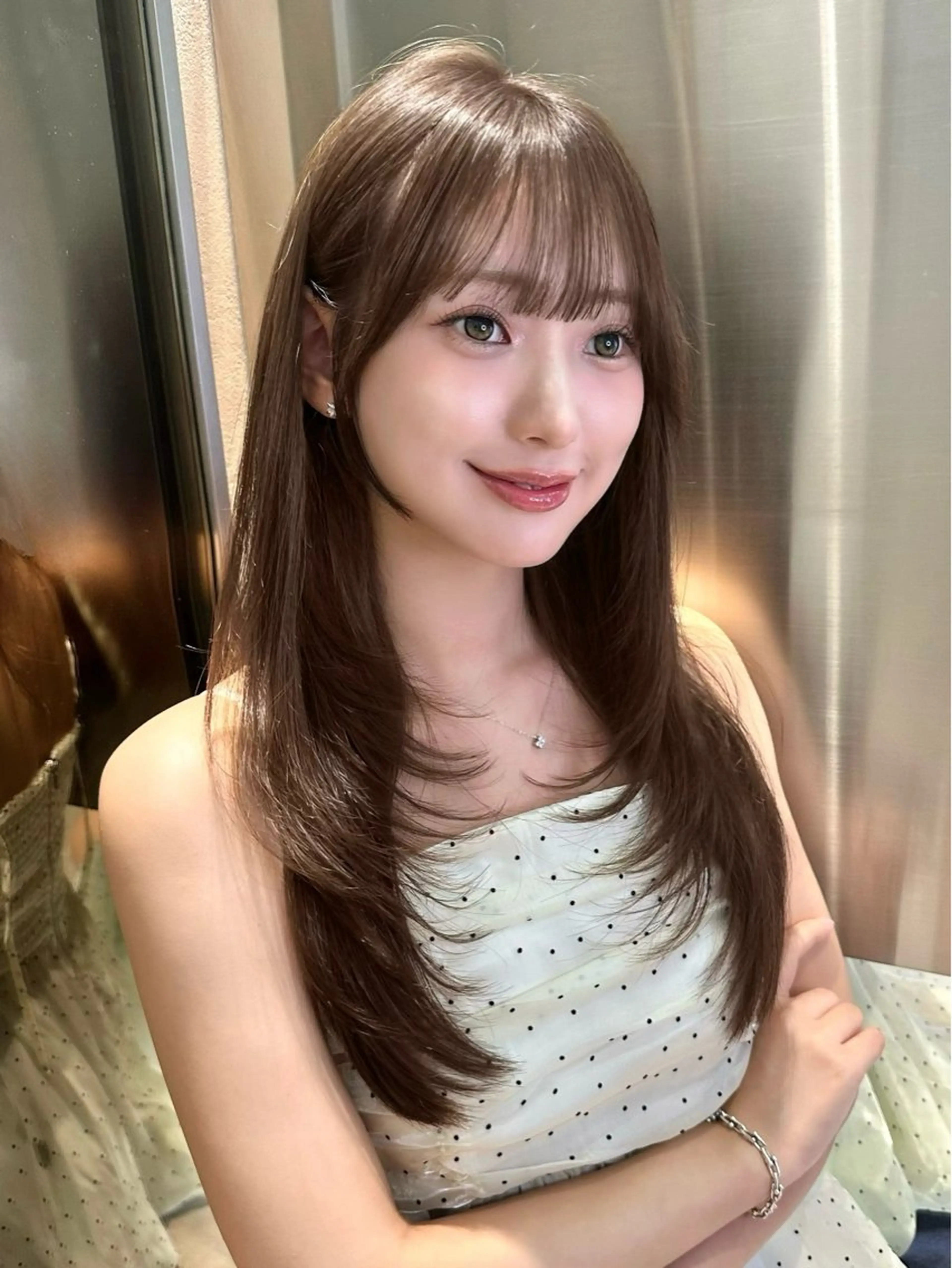ミディアム レイヤーカット 縮毛矯正 カット ヘアカラー 縮毛矯正 ブリーチなし髪質改善 🎀GLROW のんのヘアスタイル