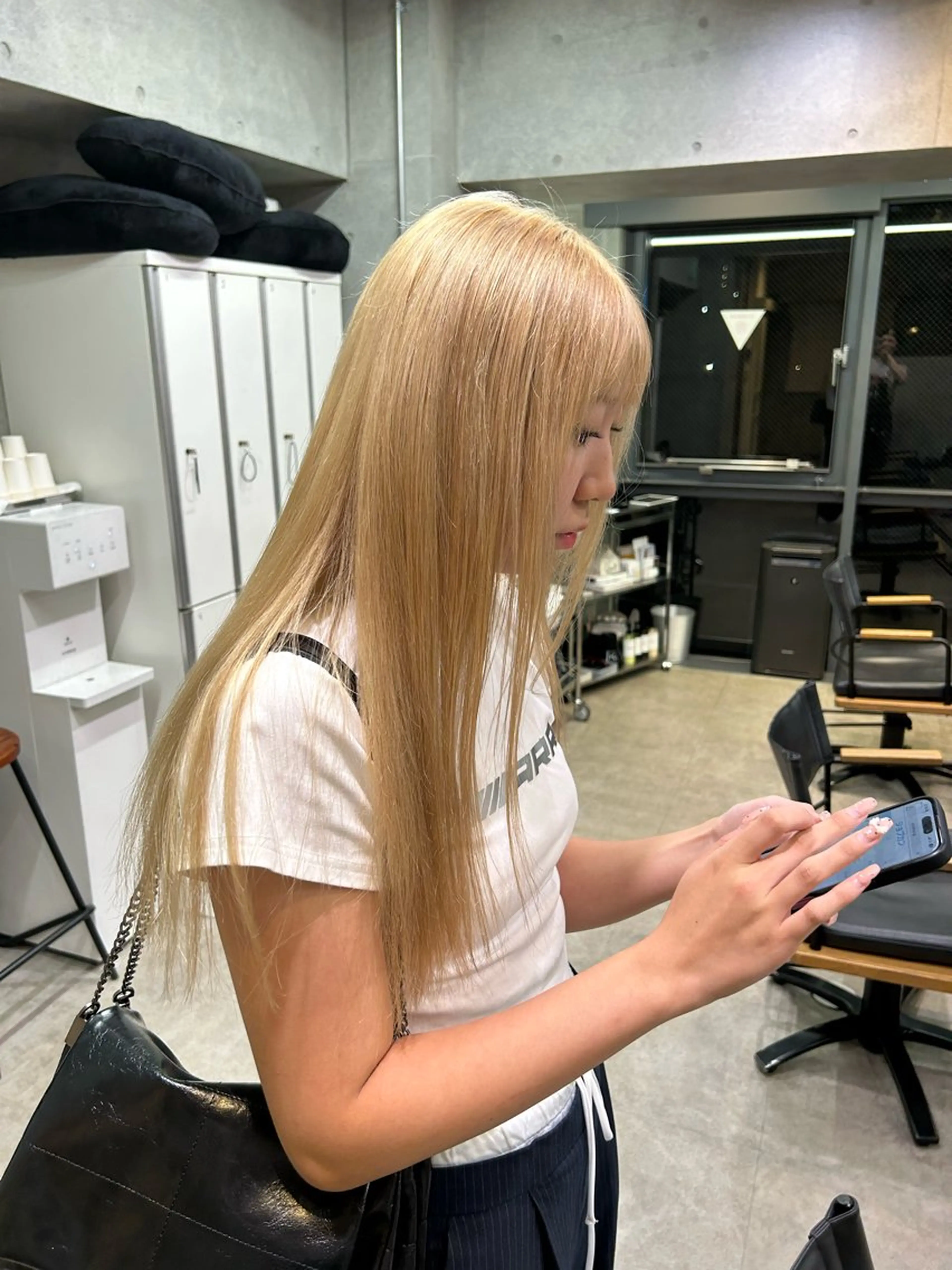 ロング カラー ブリーチ 抜きっぱなしブロンド ブロンド ケアブリーチ デザインカラー ヘアカラー トリートメント ブリーチ⌇﻿ベージュ ハイトーン⌇﻿ヒロトのヘアスタイル