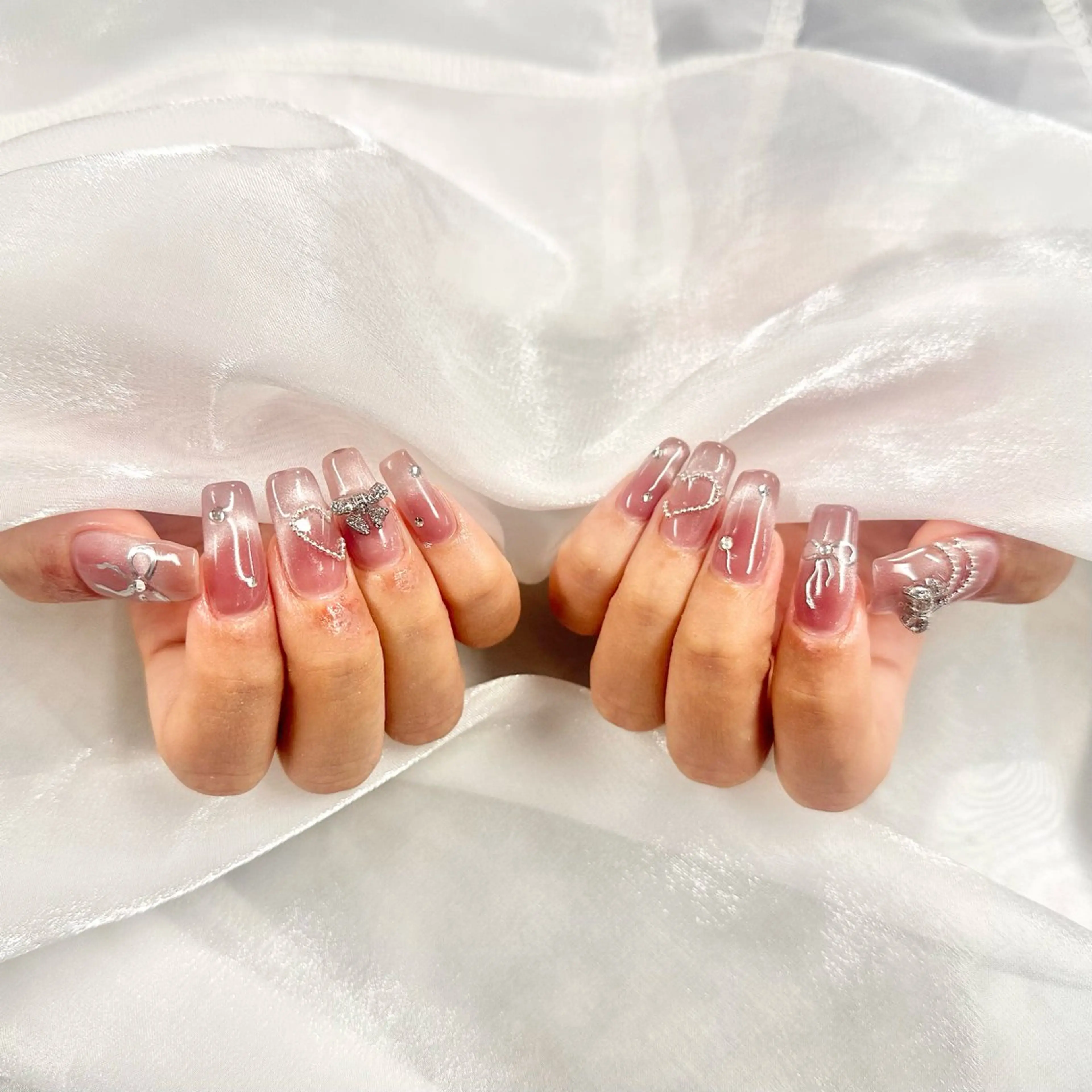 ネイル マグネットネイル ハンドネイル ハンドケア 🎀 peTiT Rino 🎀のネイルデザイン