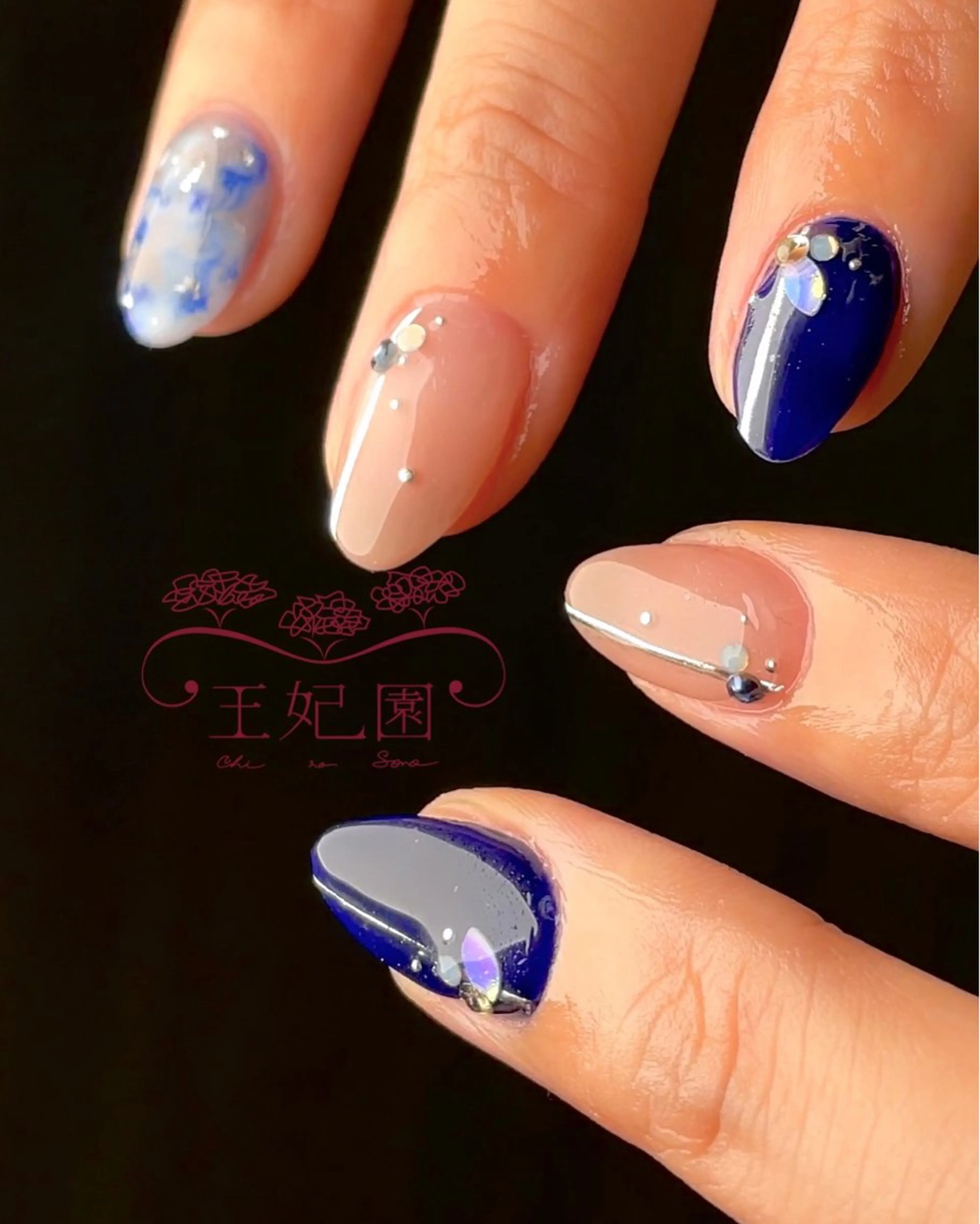 ネイル 持ち込み ワンホンネイル 冬ネイル nail salon王妃の園所属・王妃の園 ohinosonoのネイルデザイン