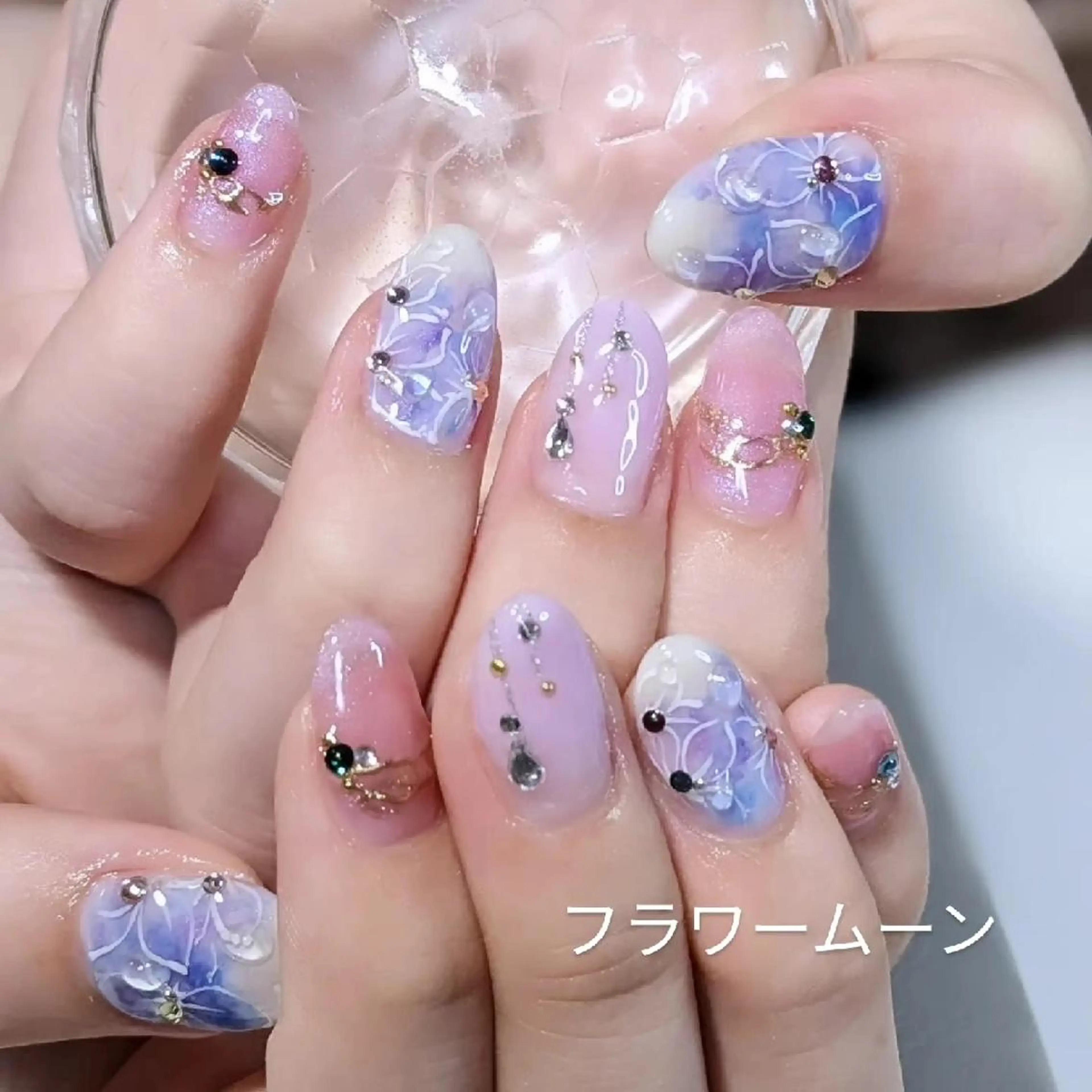 ネイル フラワーネイル フラワー ムーンのネイルデザイン