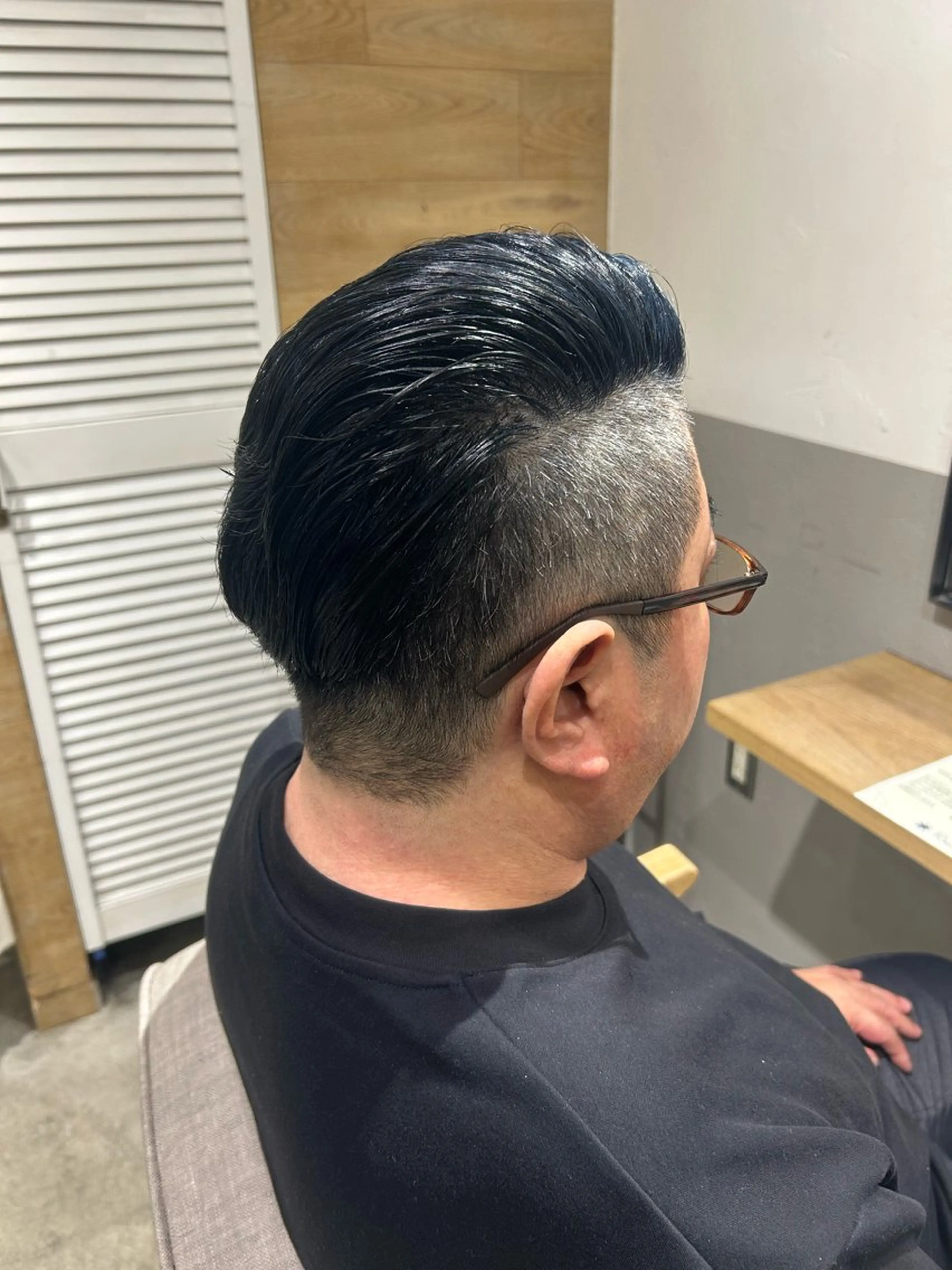 ショート カラー メンズ 刈り上げ 黒髪 ブルーカラー ブルーブラック yuki 【ラピスタ池袋】のヘアスタイル