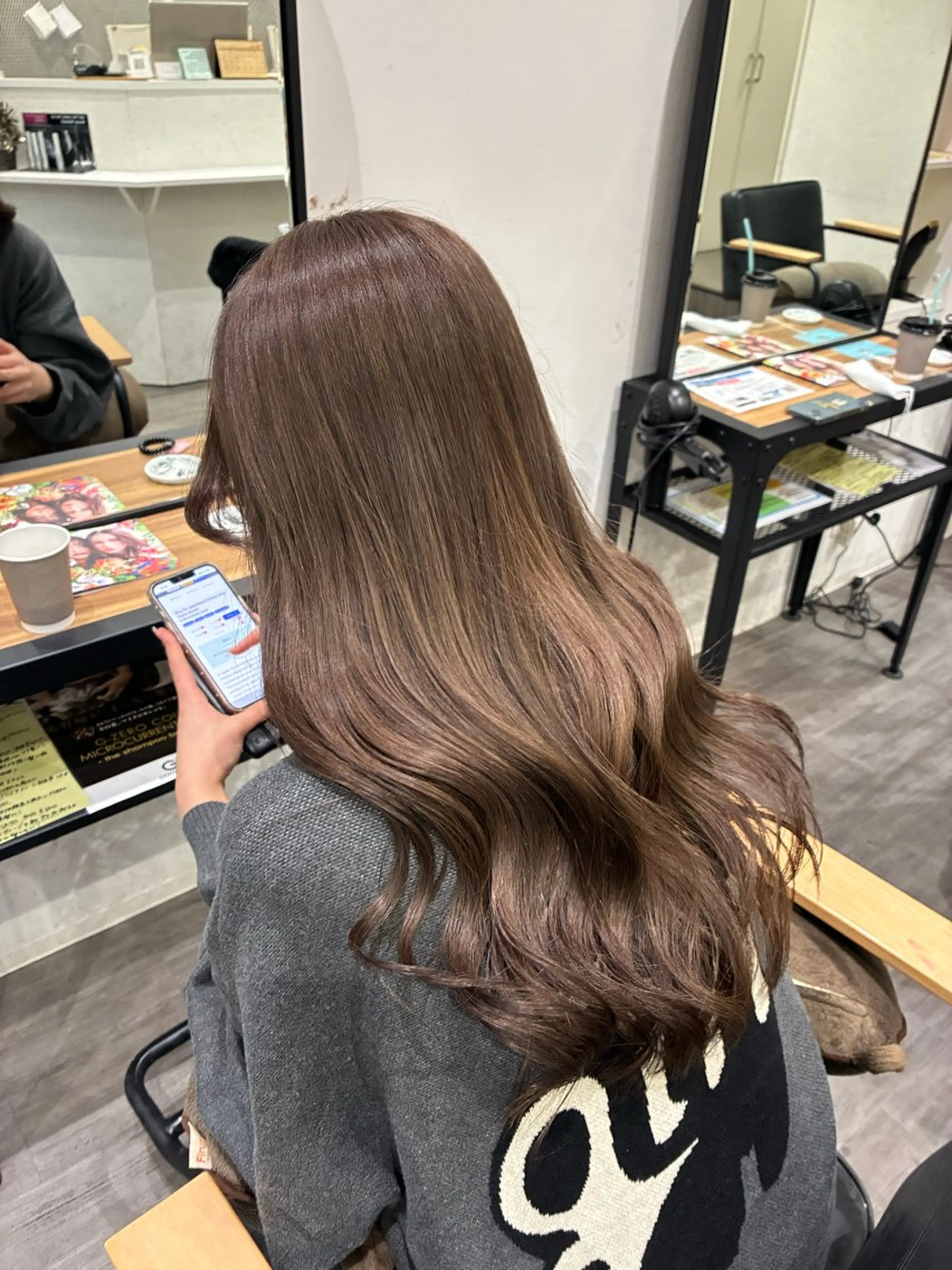 ロング カット ヘアカラー cocotte🦋 miyuのヘアスタイル