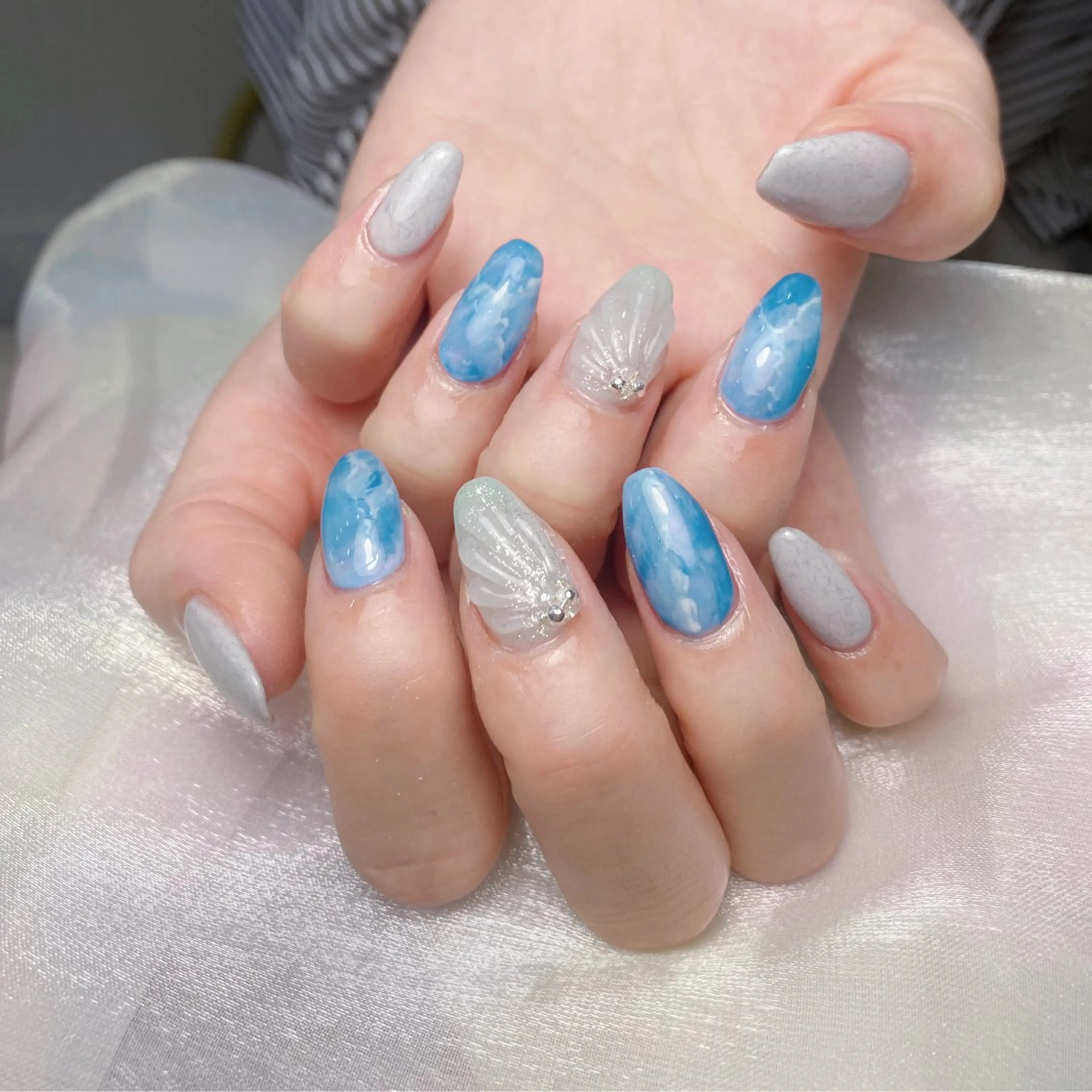ネイル アートネイル フラワーネイル フットネイル フレンチネイル ジェルネイル ハンドネイル ハンドケア 🫧M. nailsのネイルデザイン