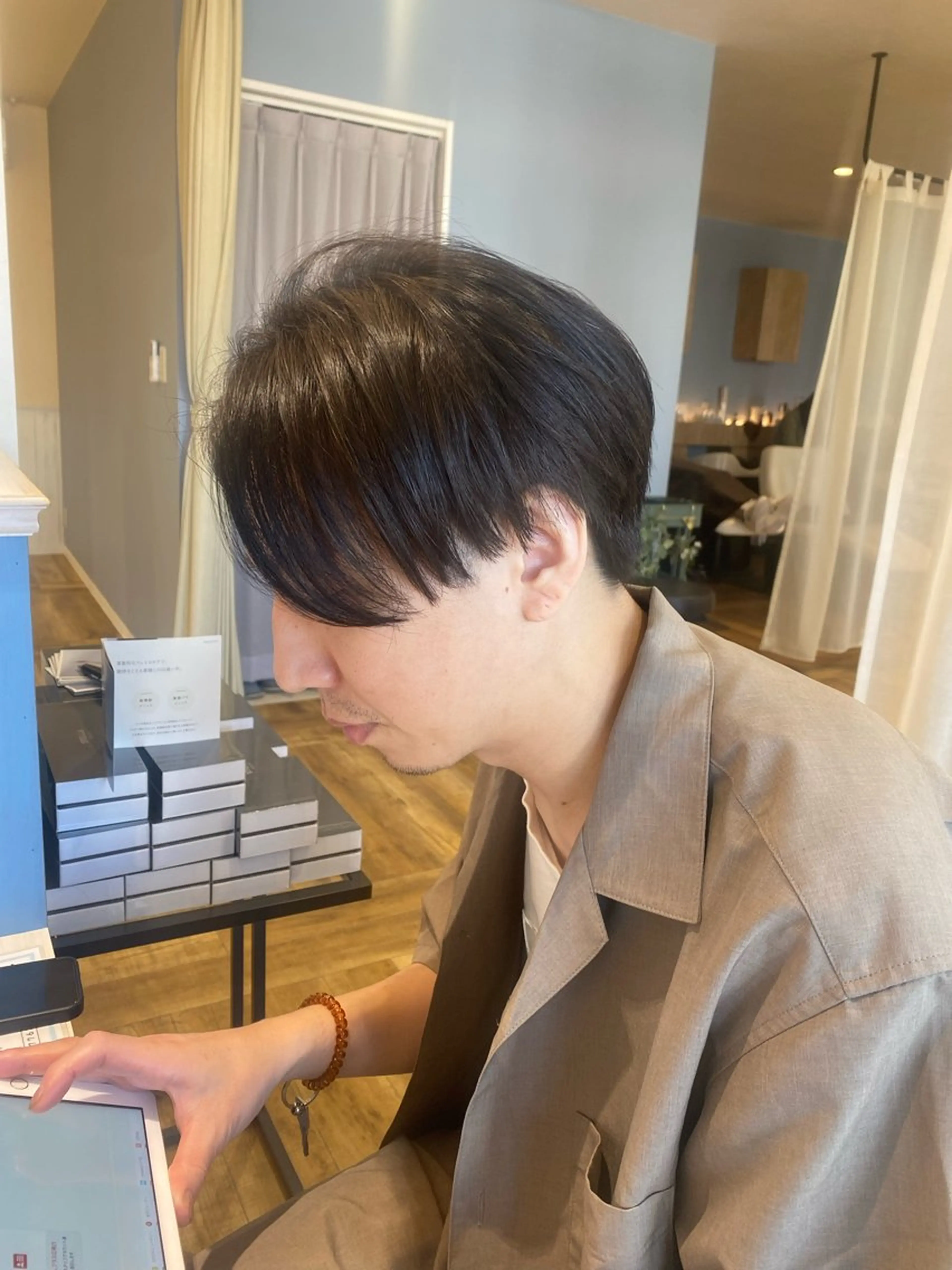 メンズ センターパート 刈り上げ ase.糸島店所属・UEDA AYAのヘアスタイル