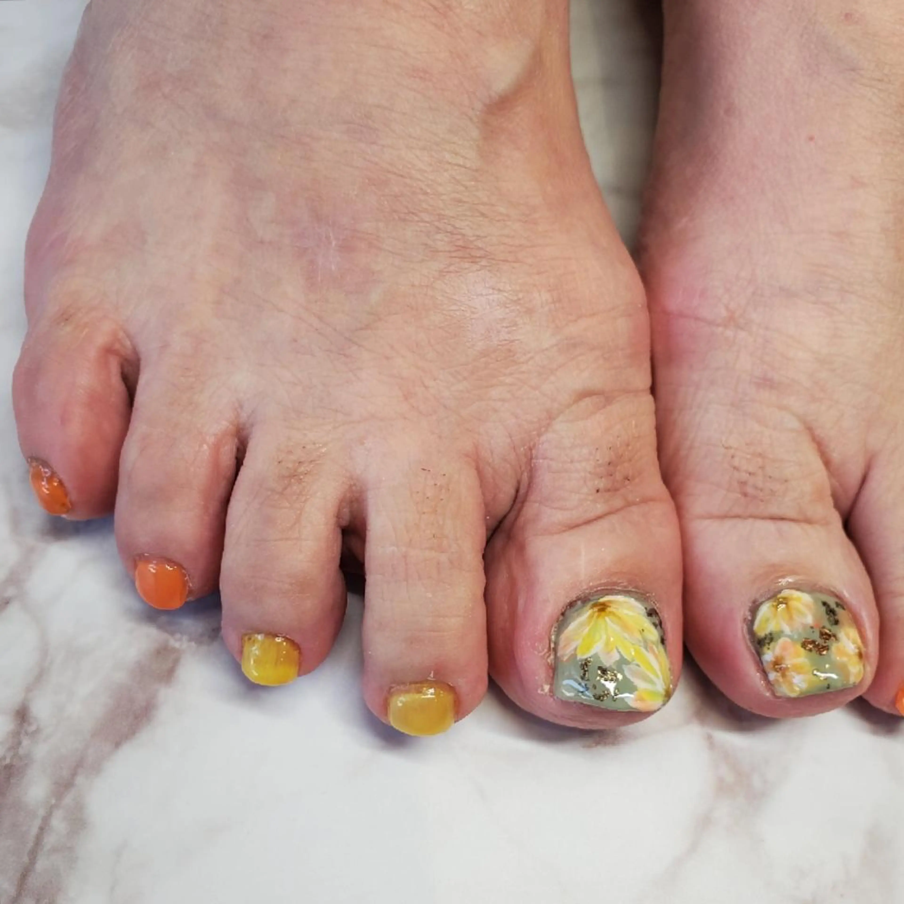 ネイル フットネイル 持ち込み ネイルサロンベルティ .ひとみのネイルデザイン