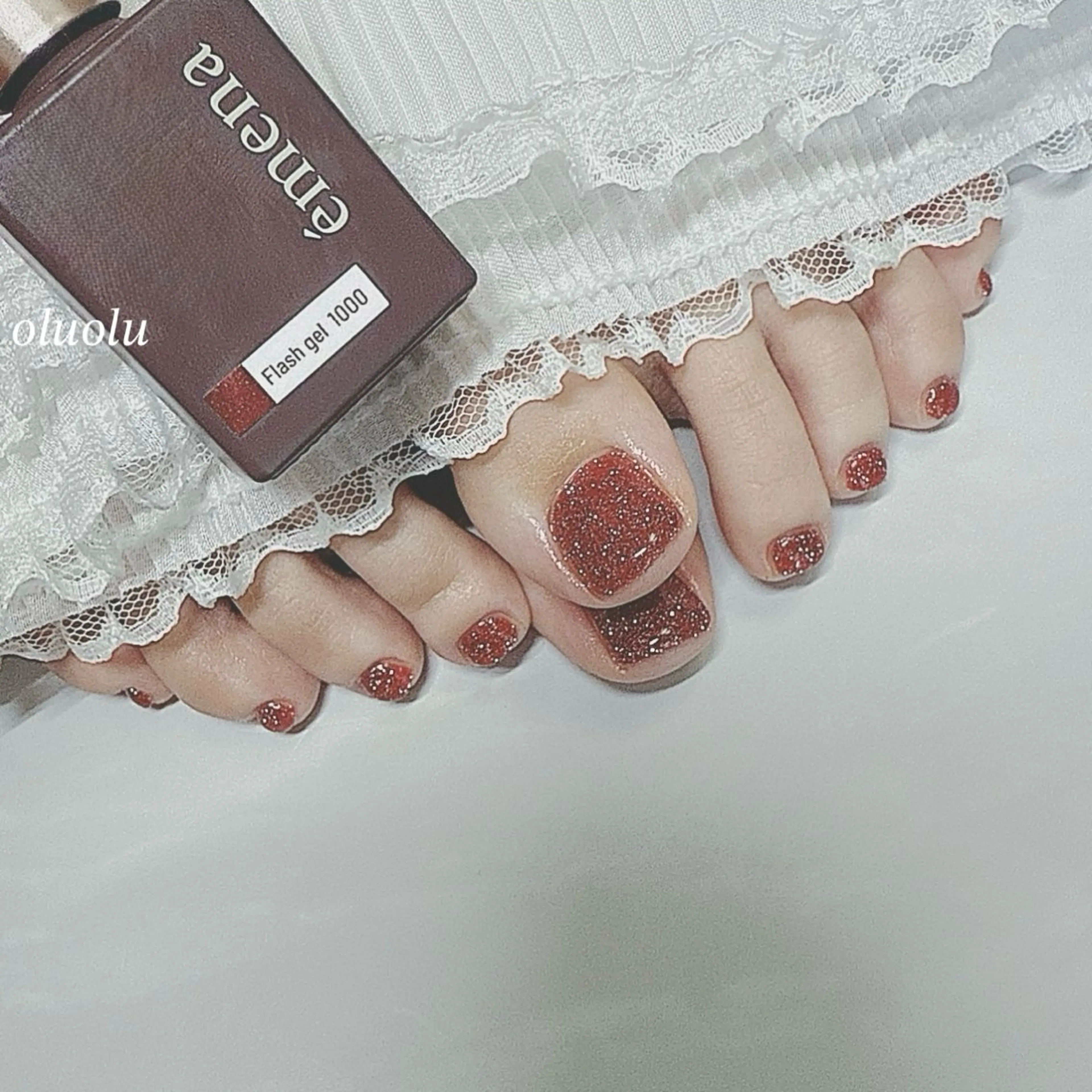 ネイル アートネイル フラッシュネイル フットネイル キラキラネイル 赤色 フットネイル 大村 紬華のネイルデザイン