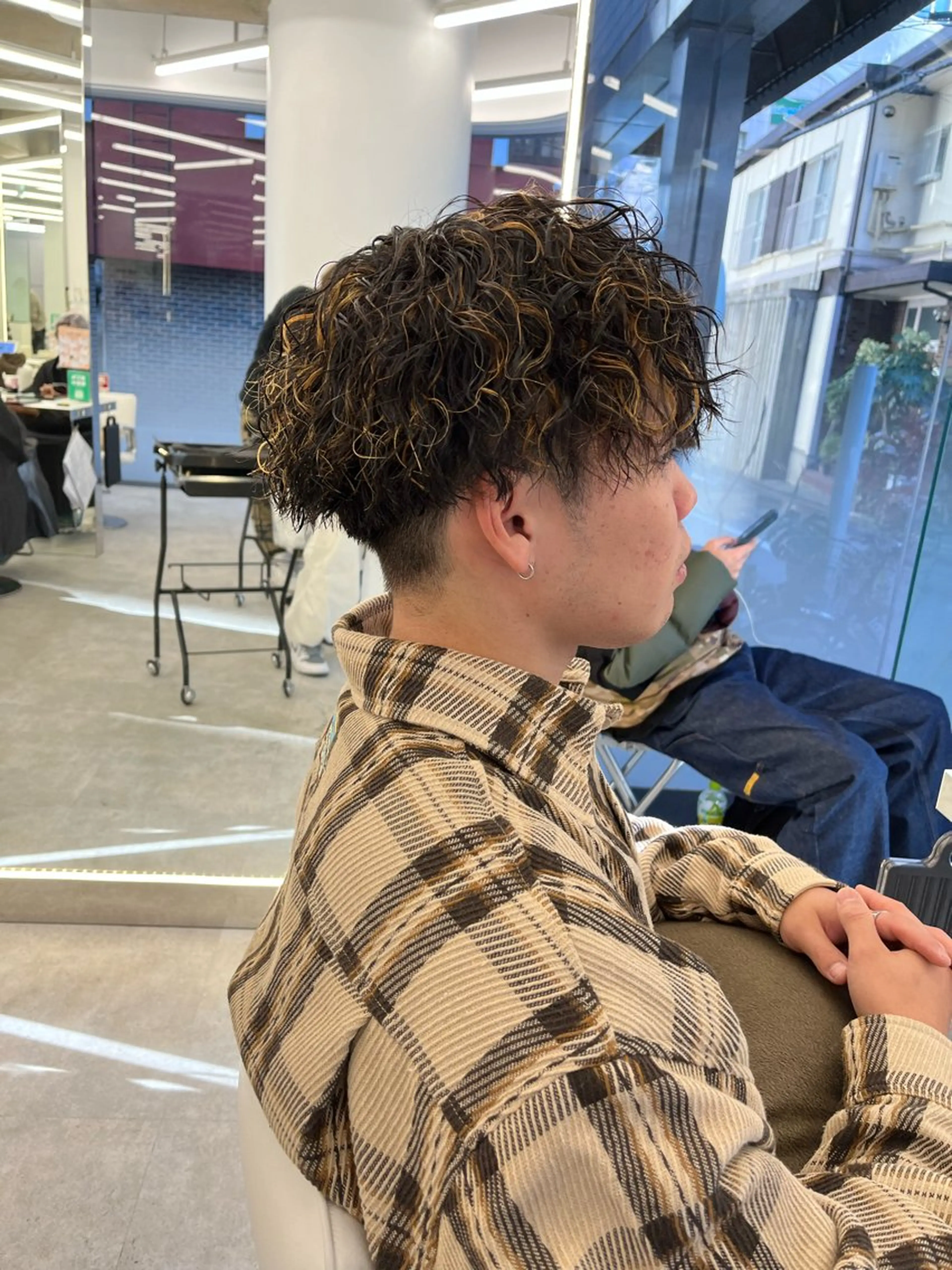 カラー パーマ メンズ メンズハイライト ハイライトカラー カット パーマ トリートメント 森龍馬 メンズ専門美容師のヘアスタイル