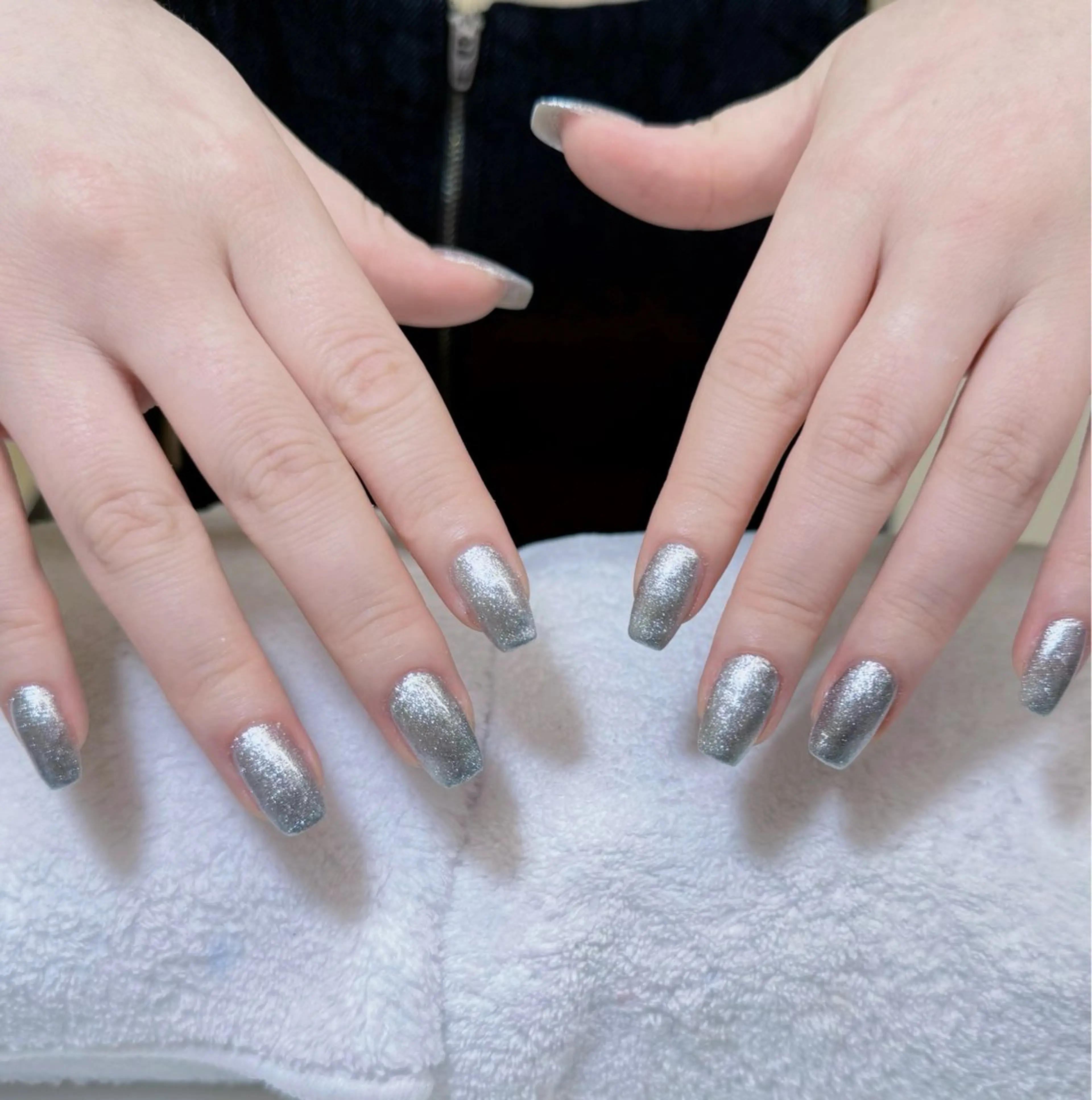 ネイル キラキラネイル ラメ(グリッター) ワンカラーネイル シルバー Alisa nail Rinのネイルデザイン