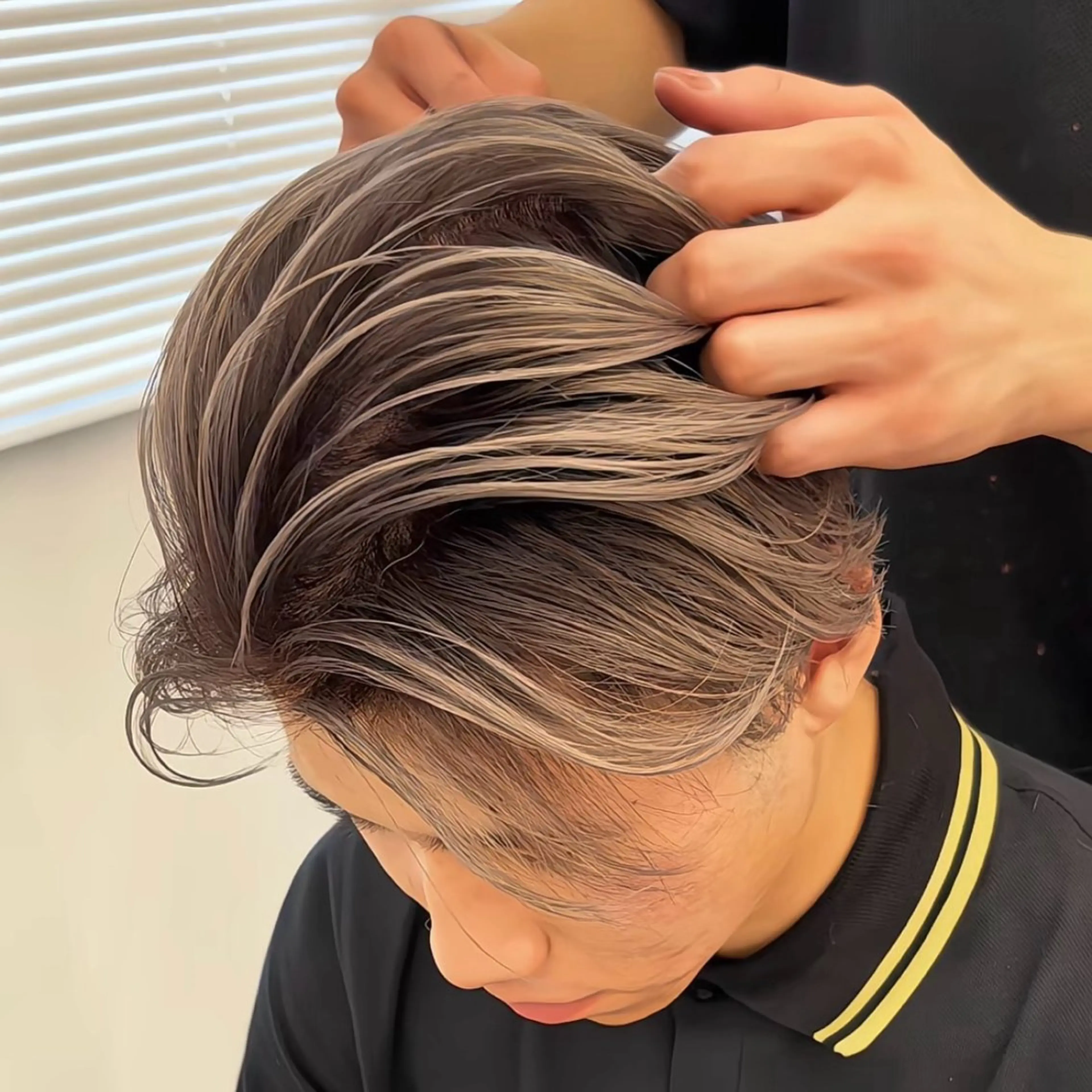 メンズ 👑ホワイトメッシュ /パーマ/渋谷👑のヘアスタイル