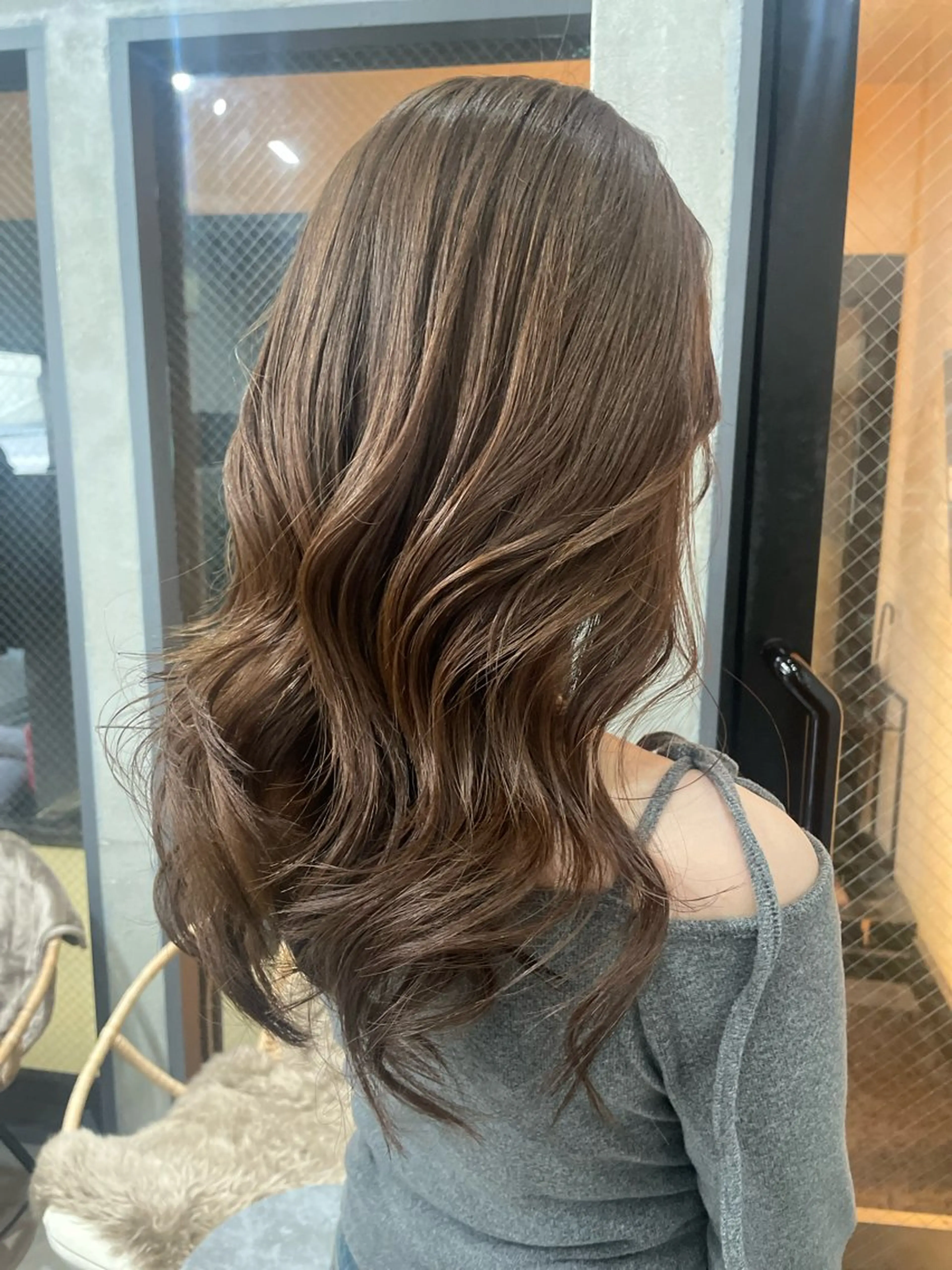 ロング カラー ベージュカラー レイヤーカット AIRI layer cut hairのヘアスタイル