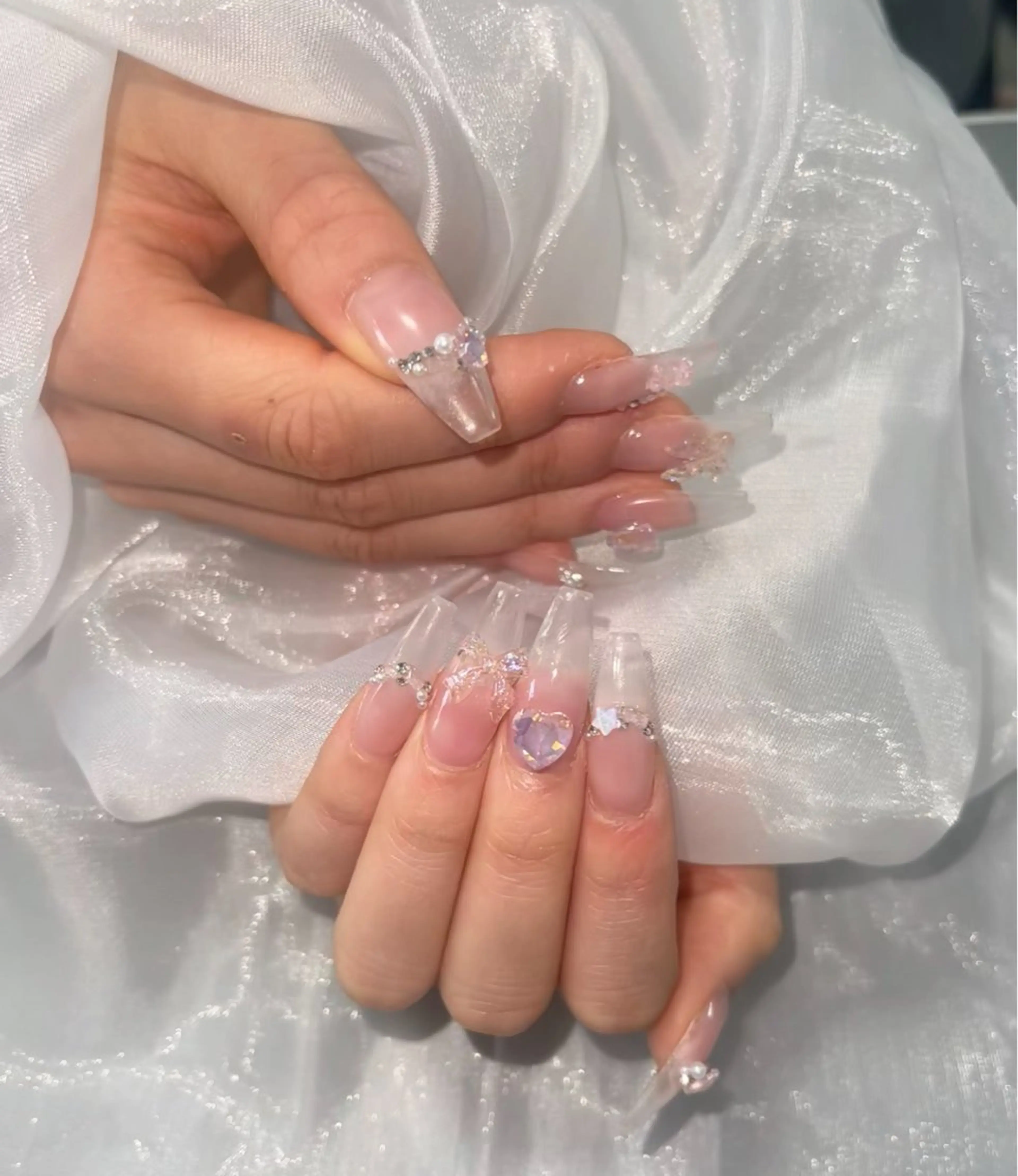 ネイル オーロラネイル クリアネイル 成人式 フラッシュネイル ジェルネイル ハンドネイル Amee Nailsalonのネイルデザイン