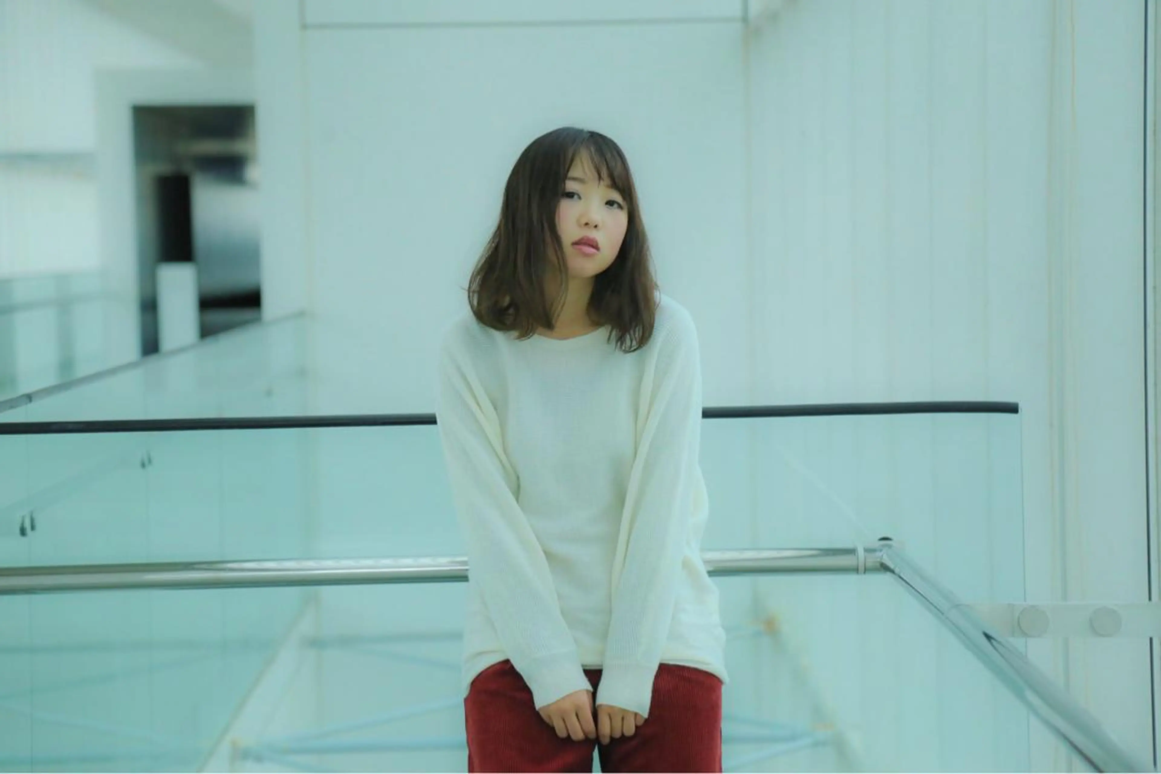 セミロング オーストヘアージジ所属・TAI透明カラー 柔らかい縮毛矯正のヘアスタイル