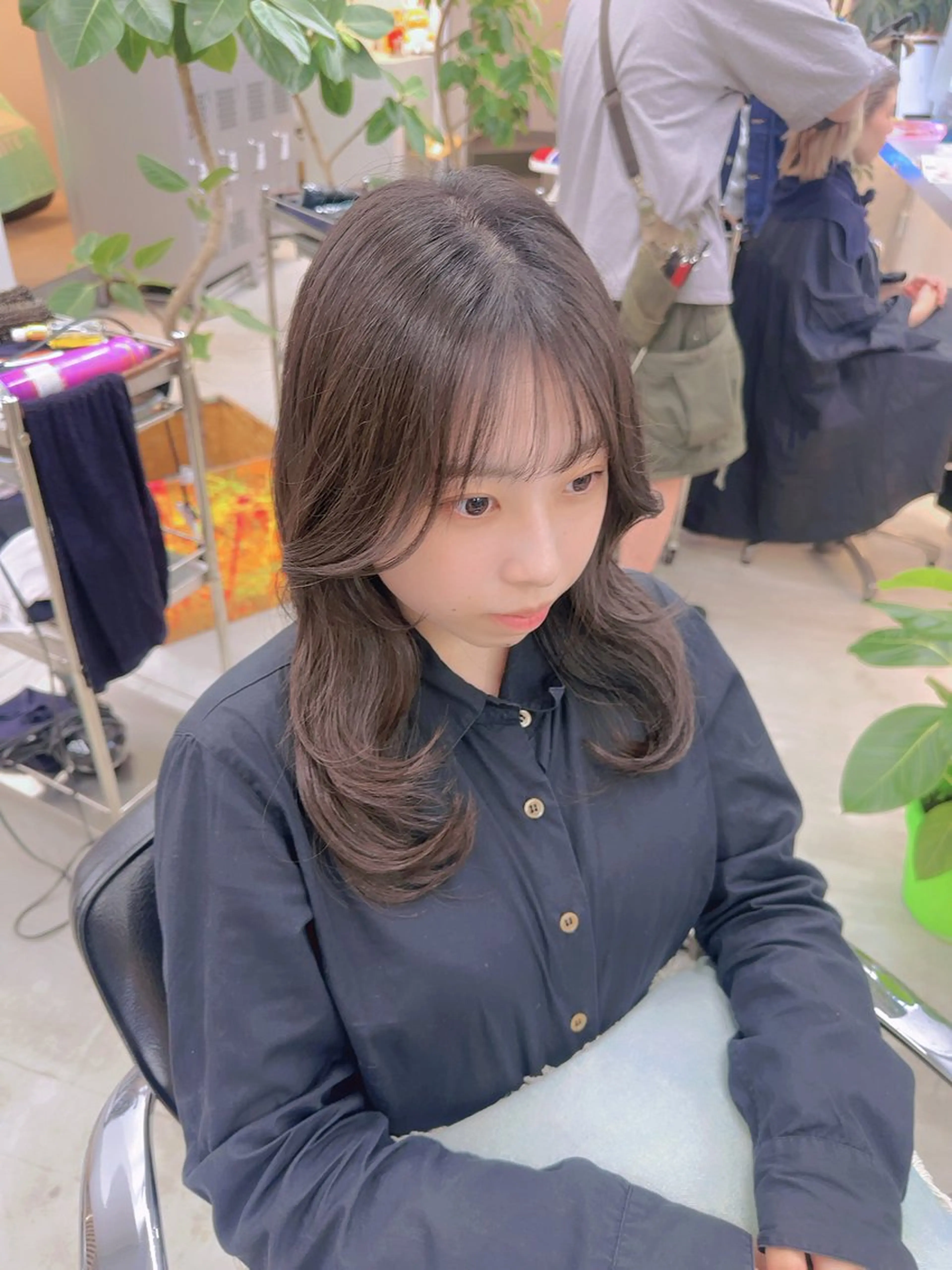 セミロング カラー 岡野 静華のヘアスタイル