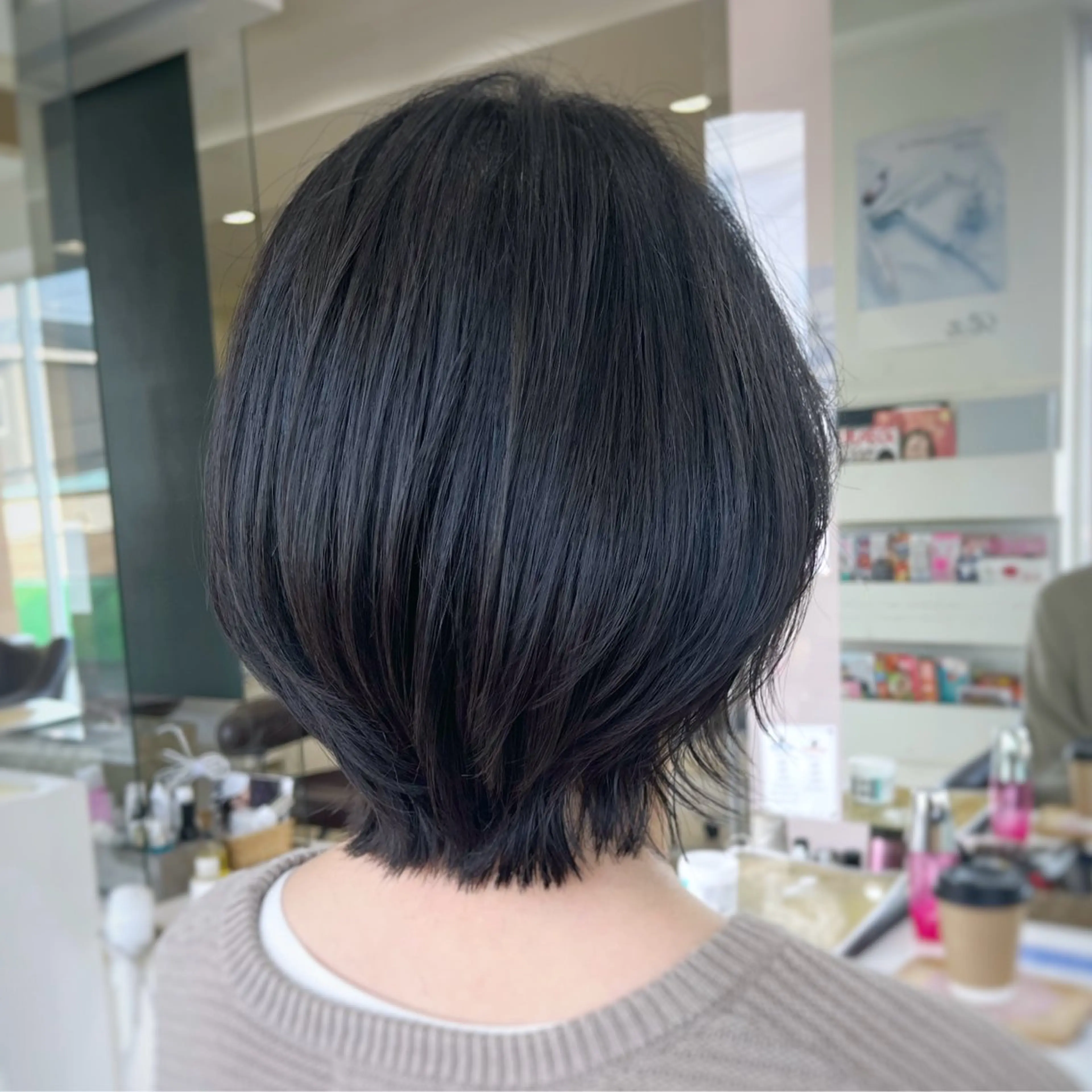 ショート くびれヘア レイヤーカット ウルフカット 赤みなしカラー/梅田 /レイヤー/IORIのヘアスタイル