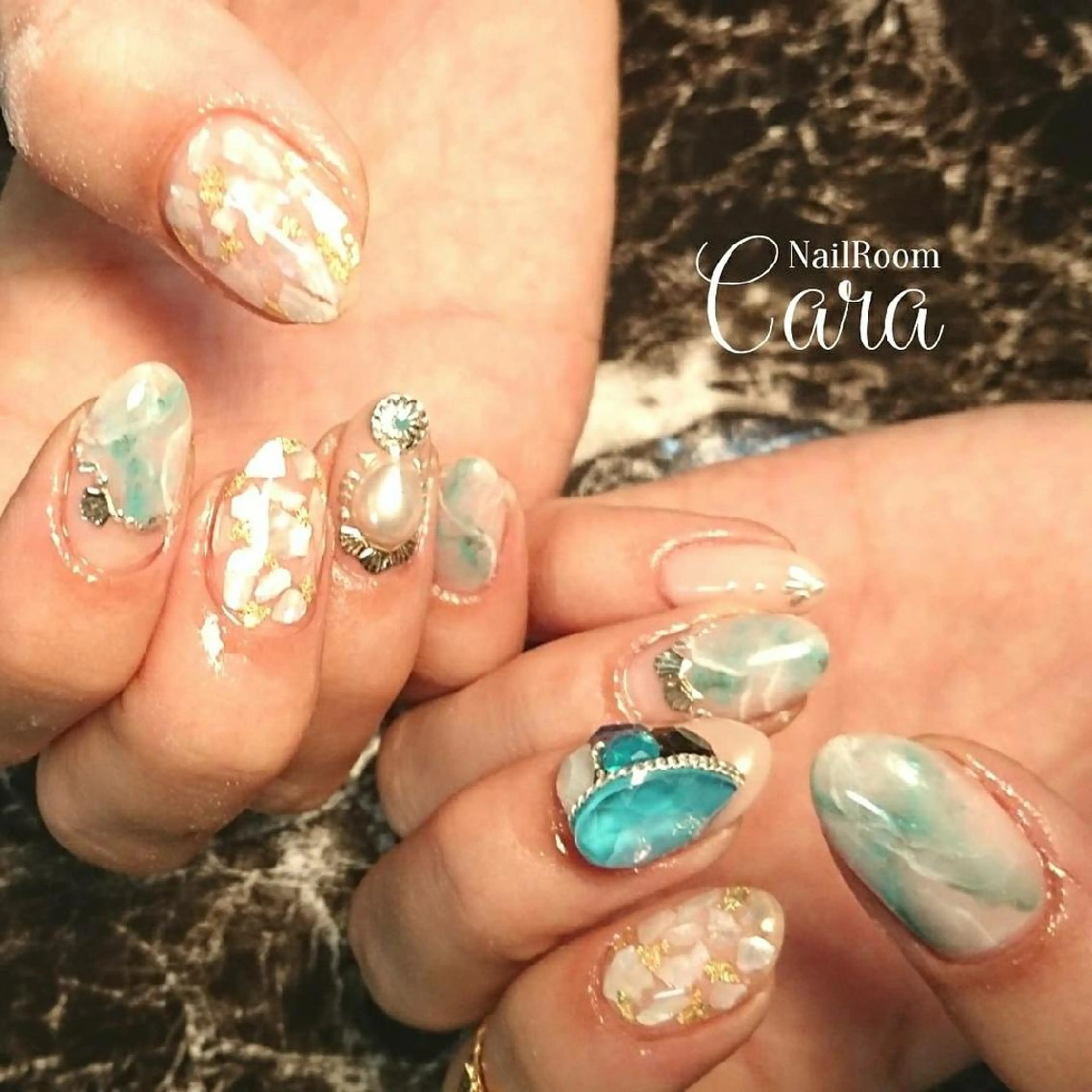 ネイル instinkt_ Mio Mizunoのネイルデザイン