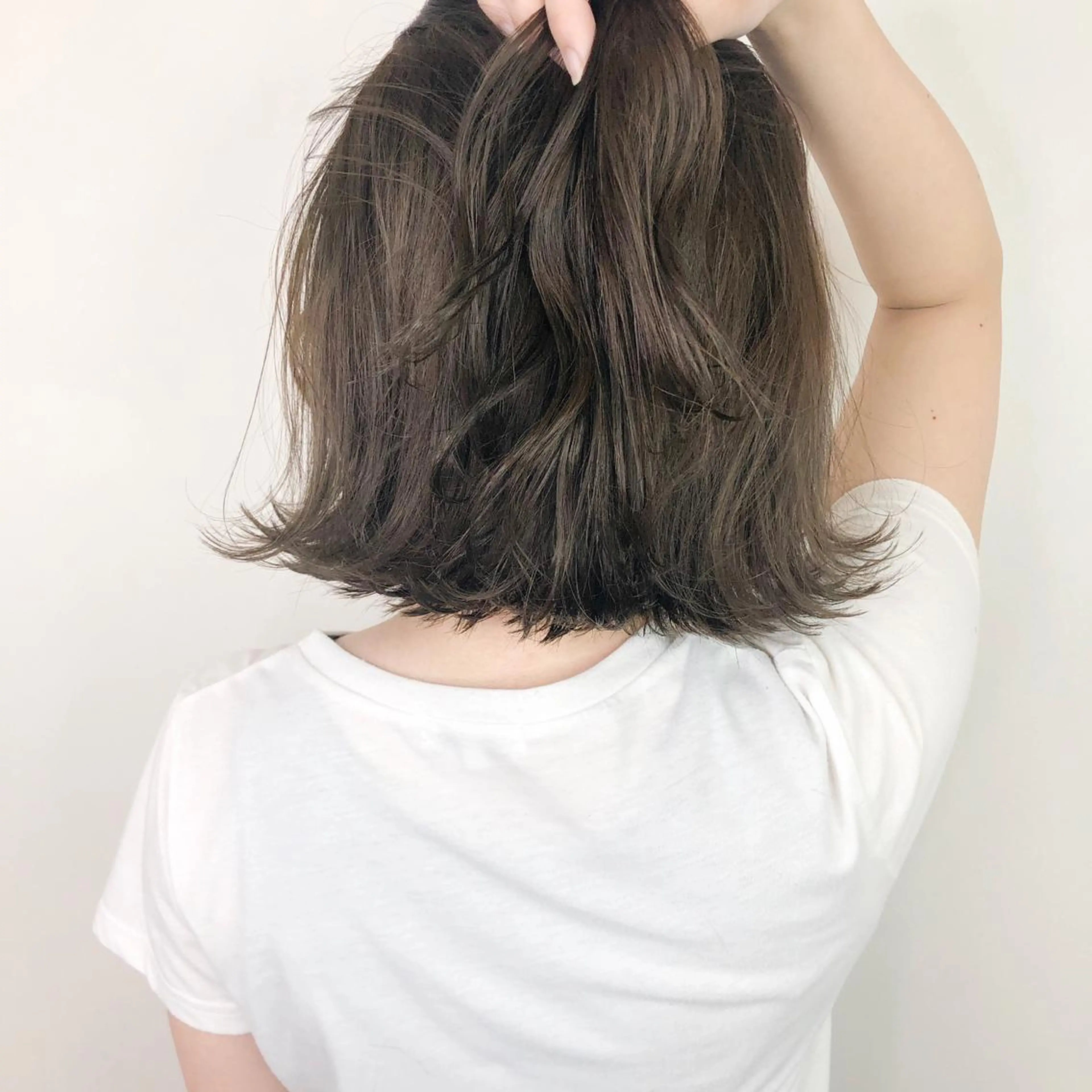 ショート 切りっぱなしボブ ボブ カット ヘアカラー トリートメント a .のヘアスタイル