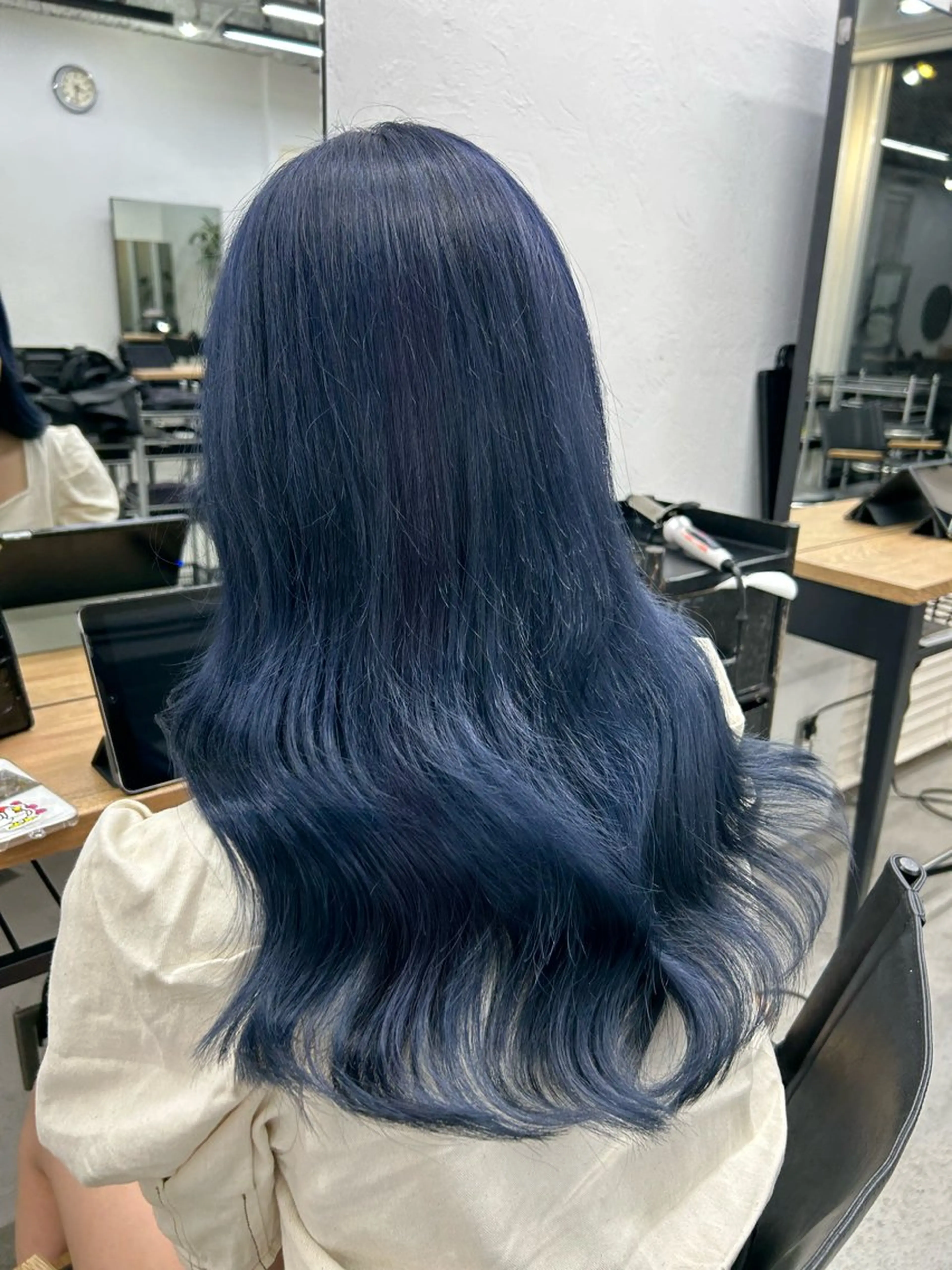 セミロング カラー ダブルカラー ネイビーカラー トリートメント カット ヘアカラー トリートメント RYOSUKE ハイトーンのヘアスタイル