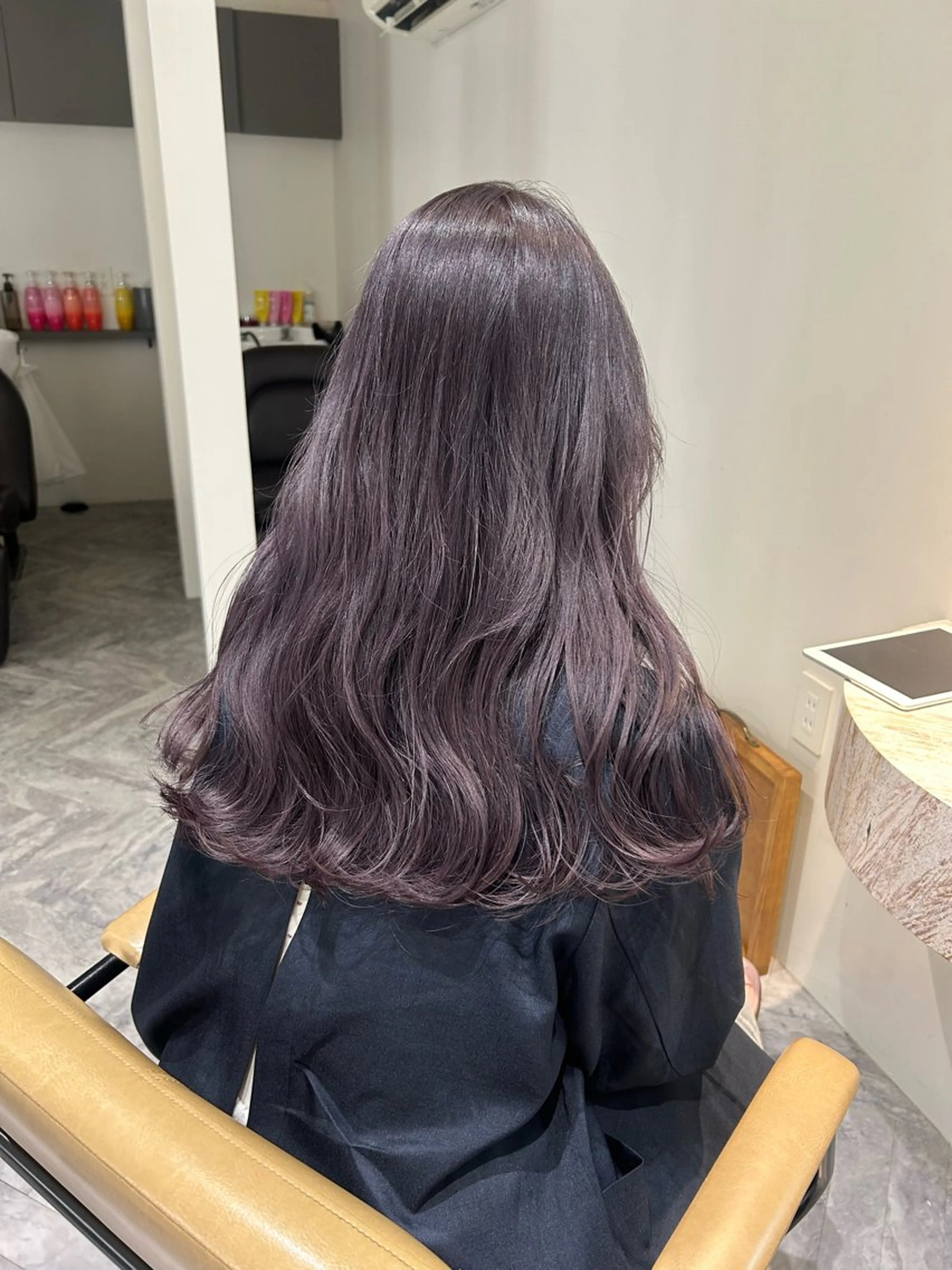 セミロング カラー カット ヘアカラー トリートメント Lomalia Moemiのヘアスタイル