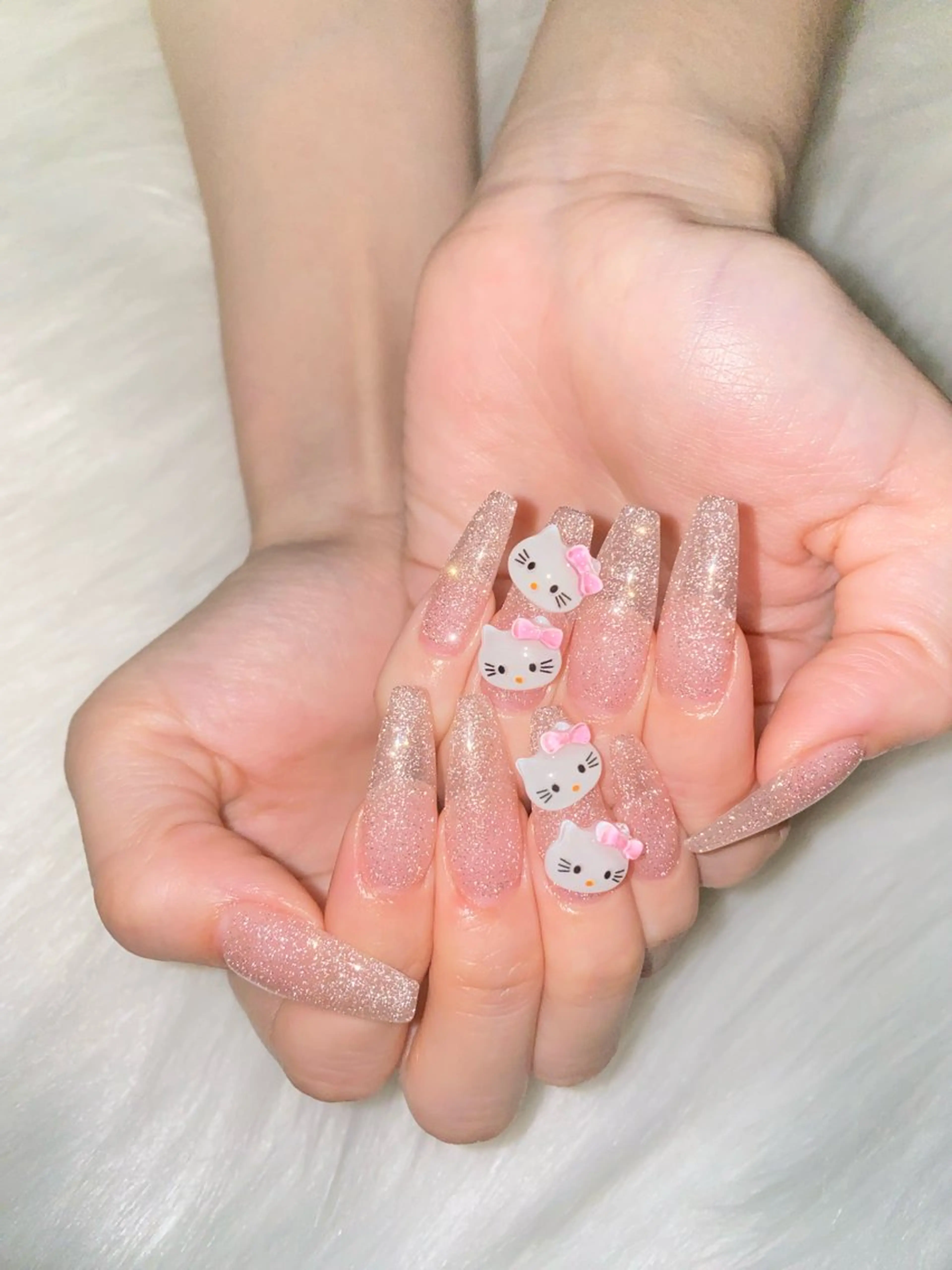 ネイル アイズ渋谷店所属・アイズ~is~渋谷店 hiyo🐈‍⬛のネイルデザイン