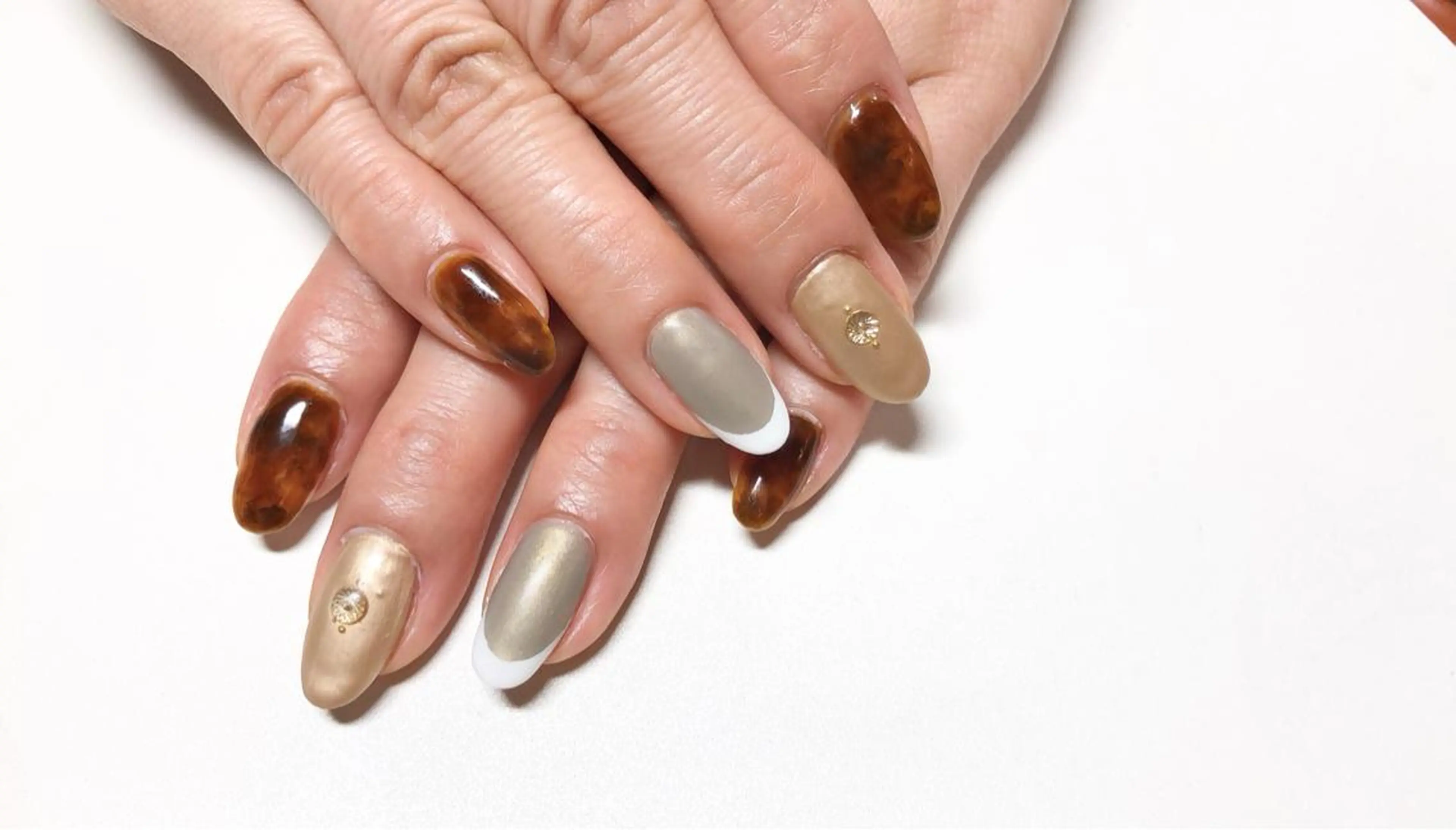 ネイル べっ甲ネイル 深爪・巻き爪 専門サンセリテのネイルデザイン