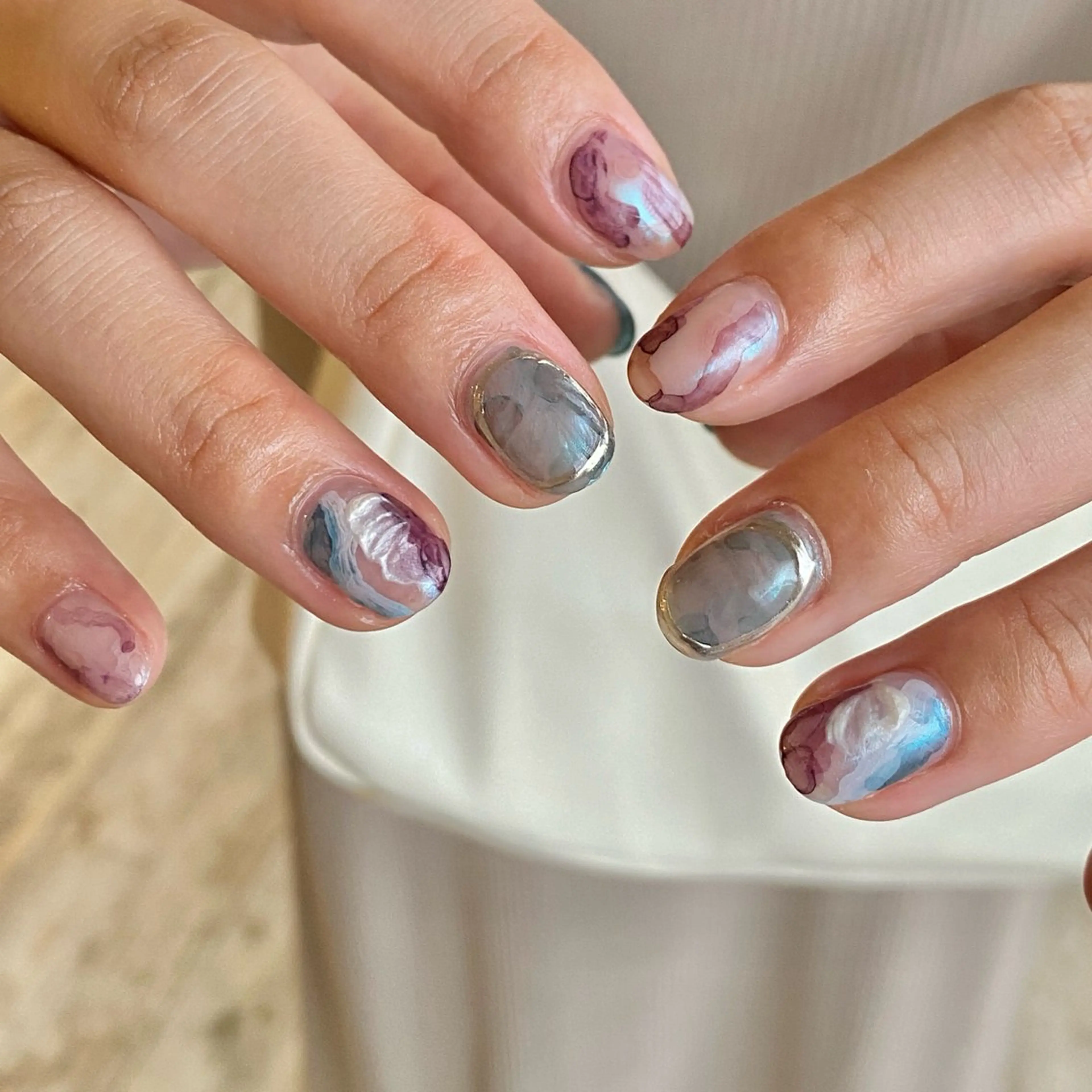 ネイル オーロラネイル ミラーネイル ニュアンスネイル 夏ネイル ハンドネイル Loca所属・nailsalon Locaのネイルデザイン