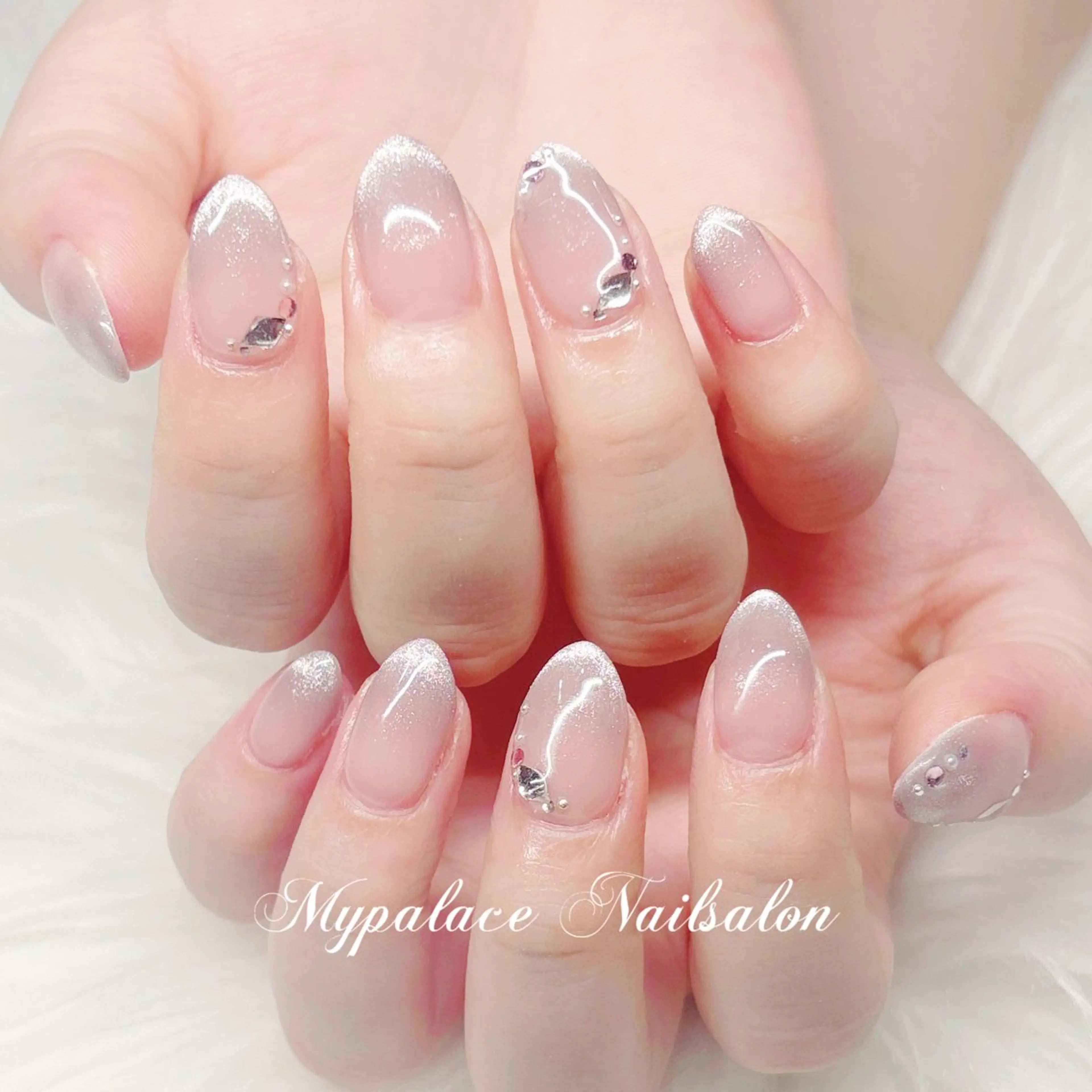 ネイル フレンチネイル グラデーション キラキラネイル マグネットネイル マグネットフレンチ ハンドネイル Yuis Nailスカルプ専門のネイルデザイン