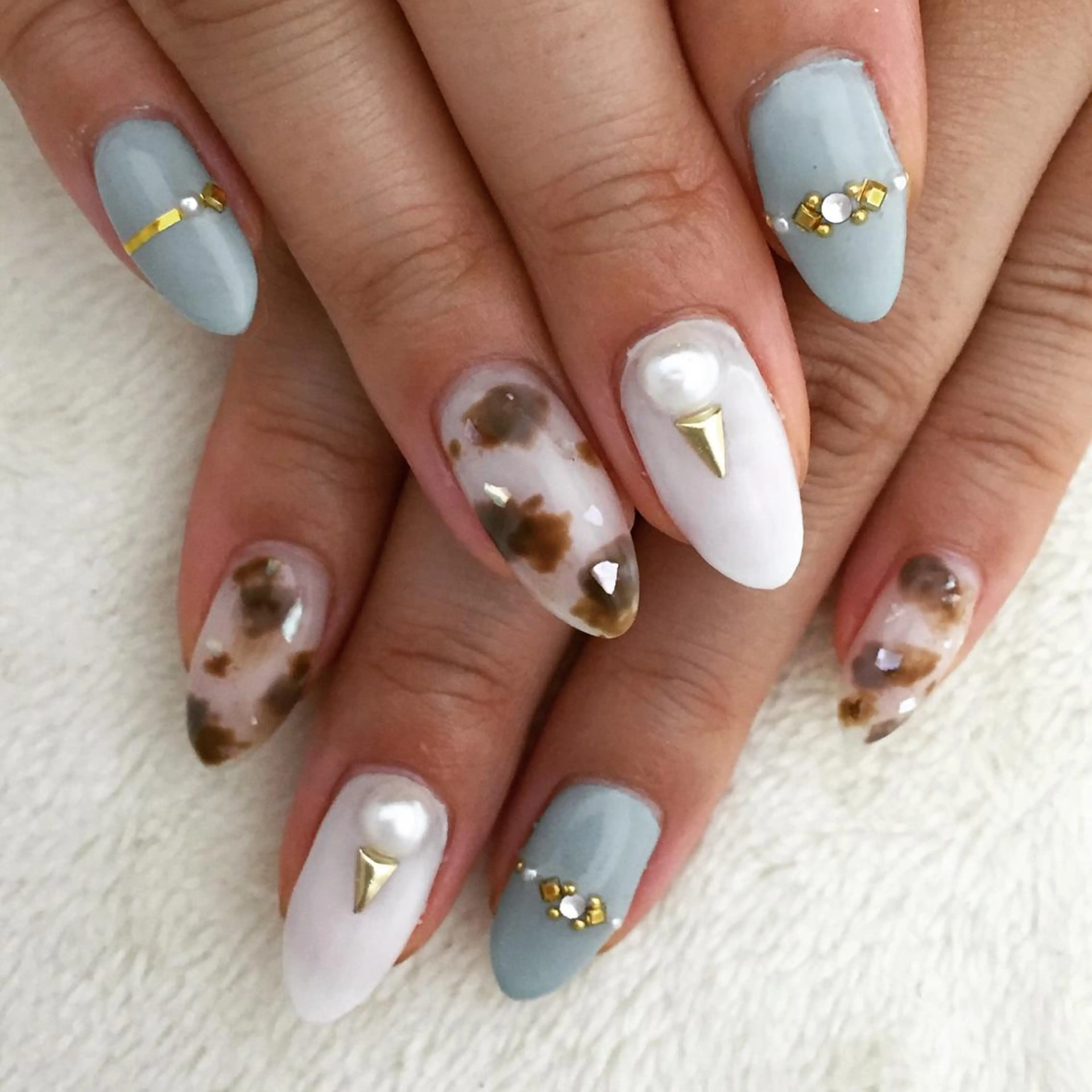 ネイル べっ甲ネイル nail & eyelash Sympa 新横浜所属・𝓢𝔂𝓶𝓹𝓪 𝓜iwako🐰ᩚのネイルデザイン