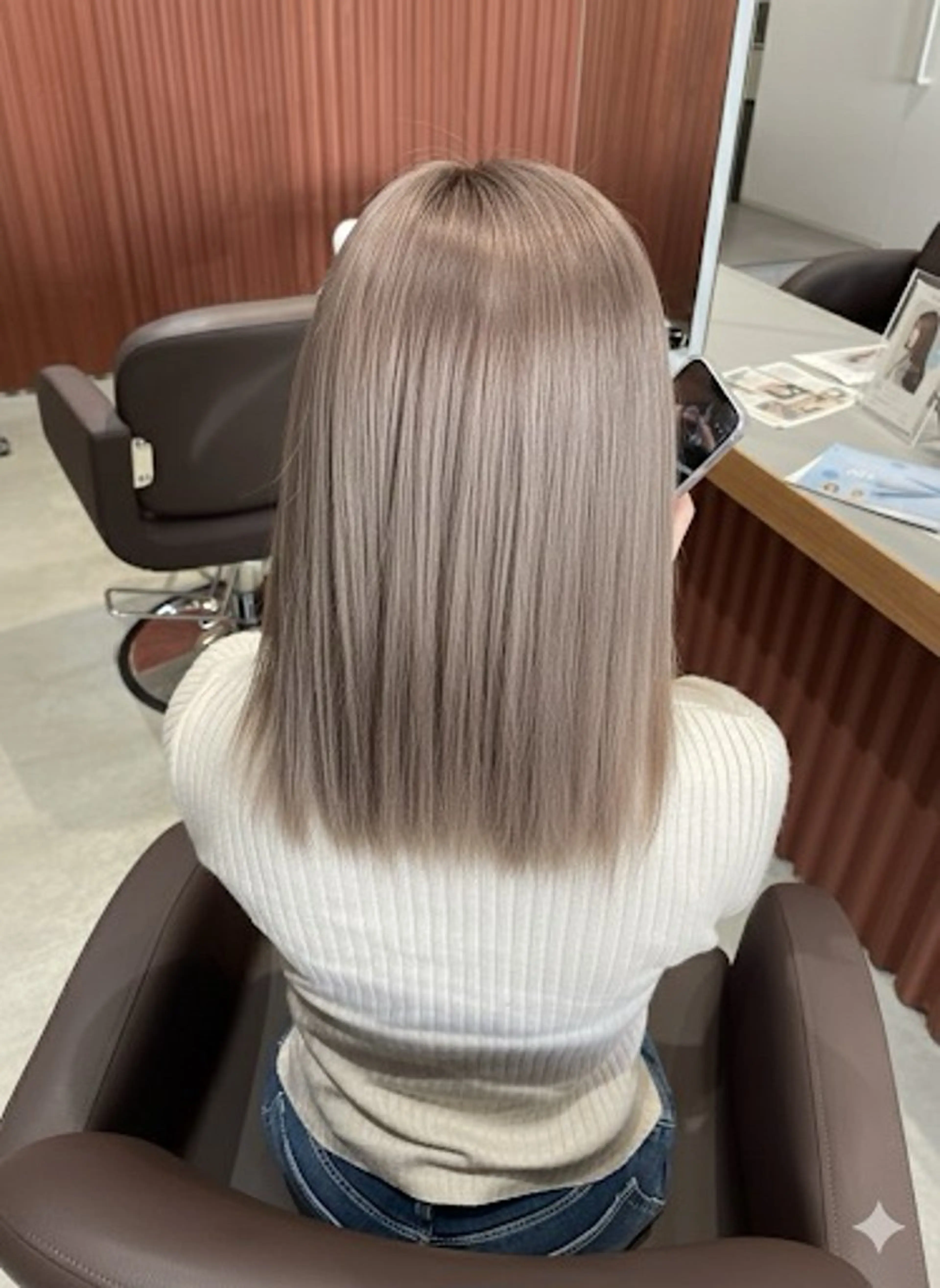 ミディアム ヘアカラー 透明感カラー🦋艶髪 イヴカ💙のヘアスタイル