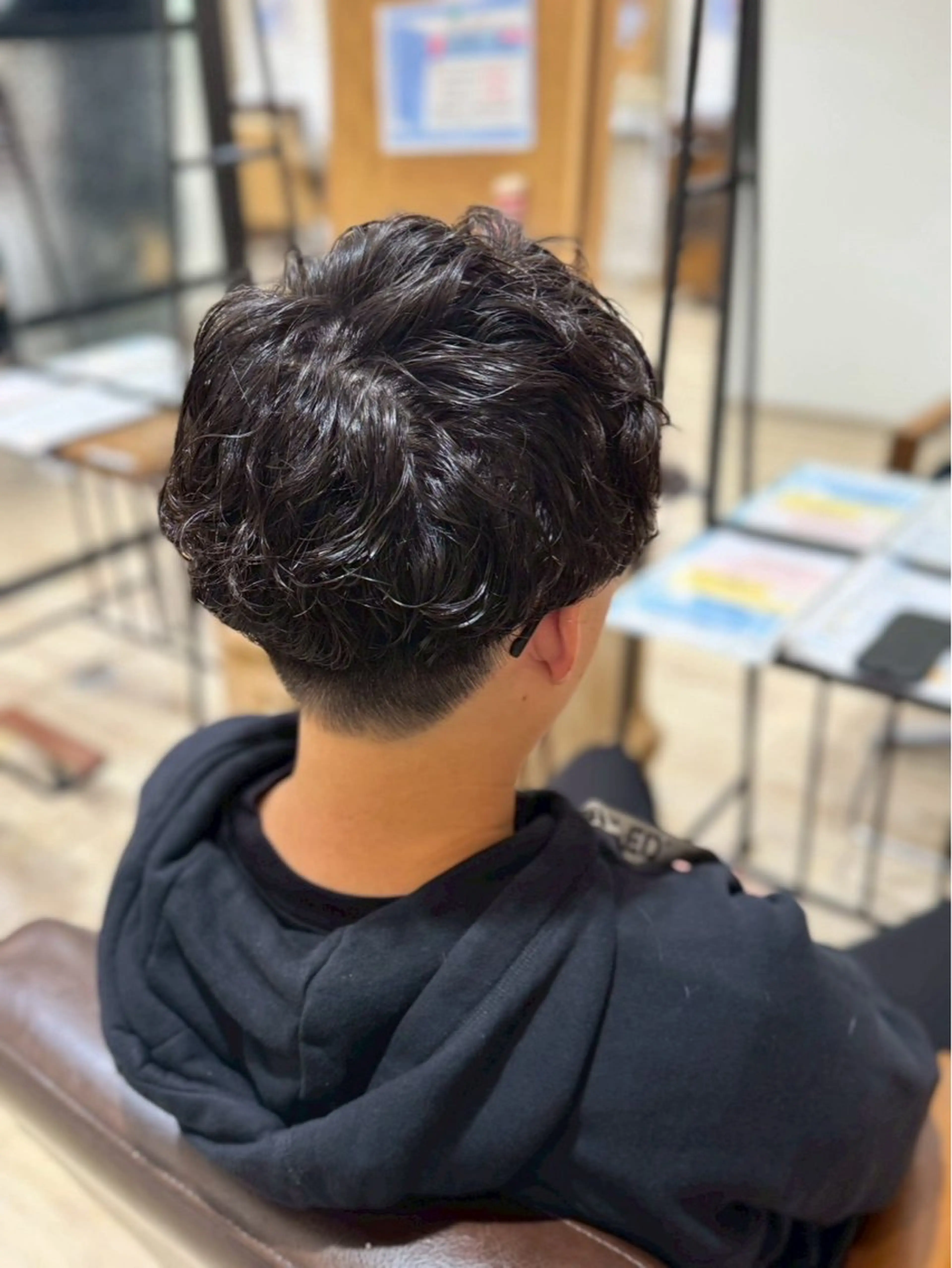 ショート メンズ ヘアカラー 三輪 あおいのヘアスタイル