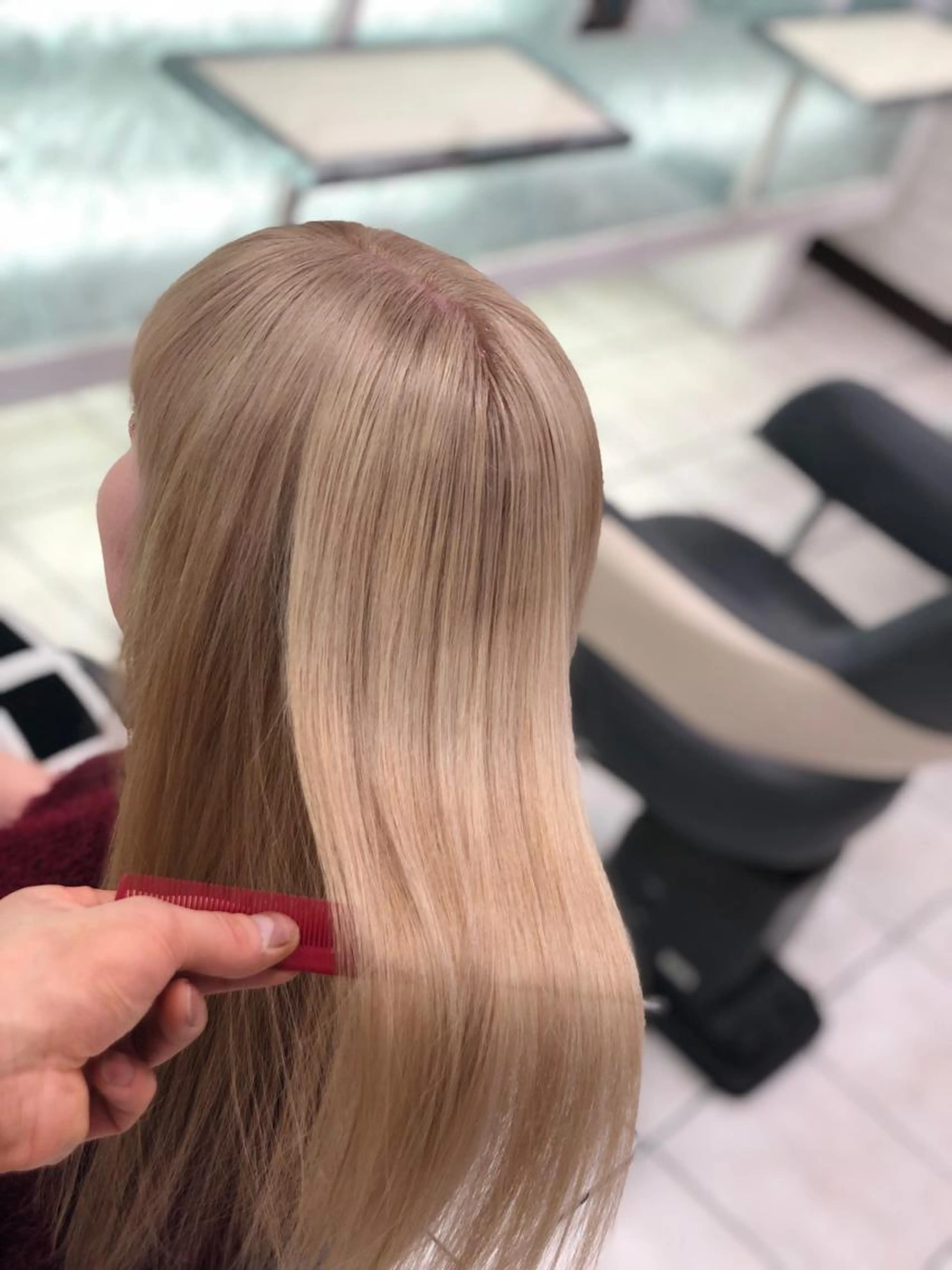 12月限定🌕カット&ブリーチオンカラー&高級トリートメント🧝♀️の写真