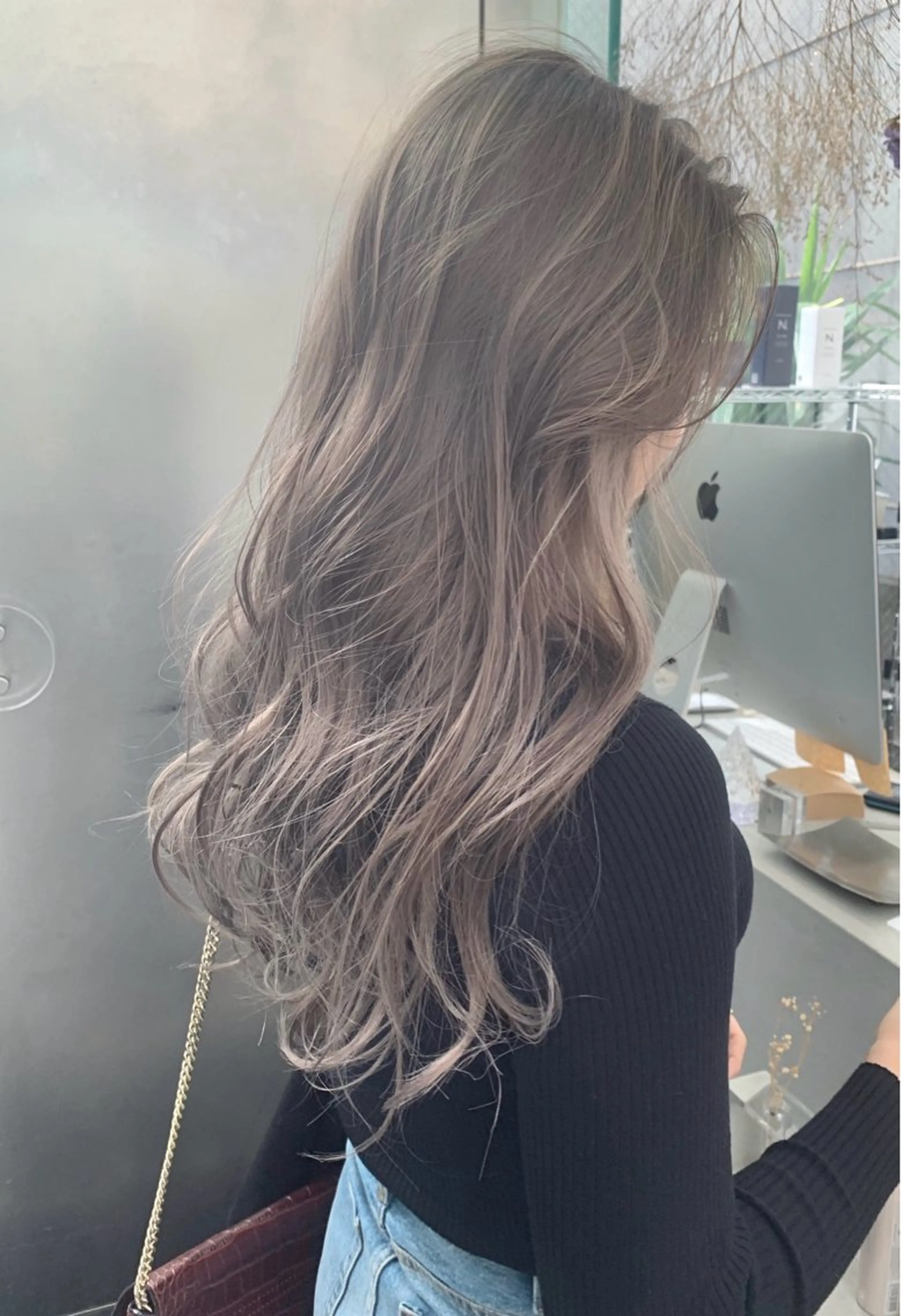 ロング カラー グラデーションカラー グレージュ レイヤーカット カット ヘアカラー トリートメント CHERIEブリーチ ダブルカラー　天神のヘアスタイル